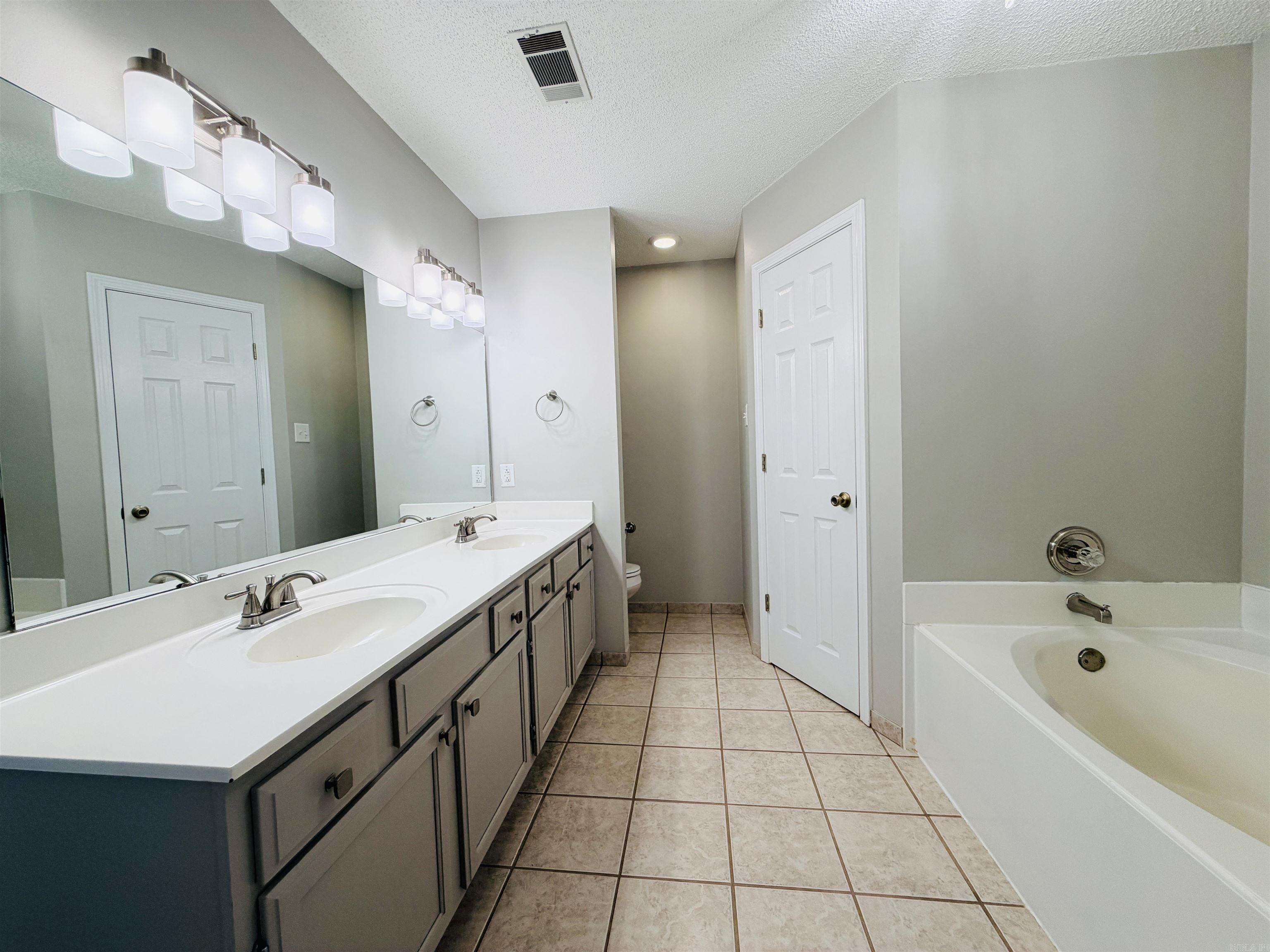 MEADOWLAKE - Residential