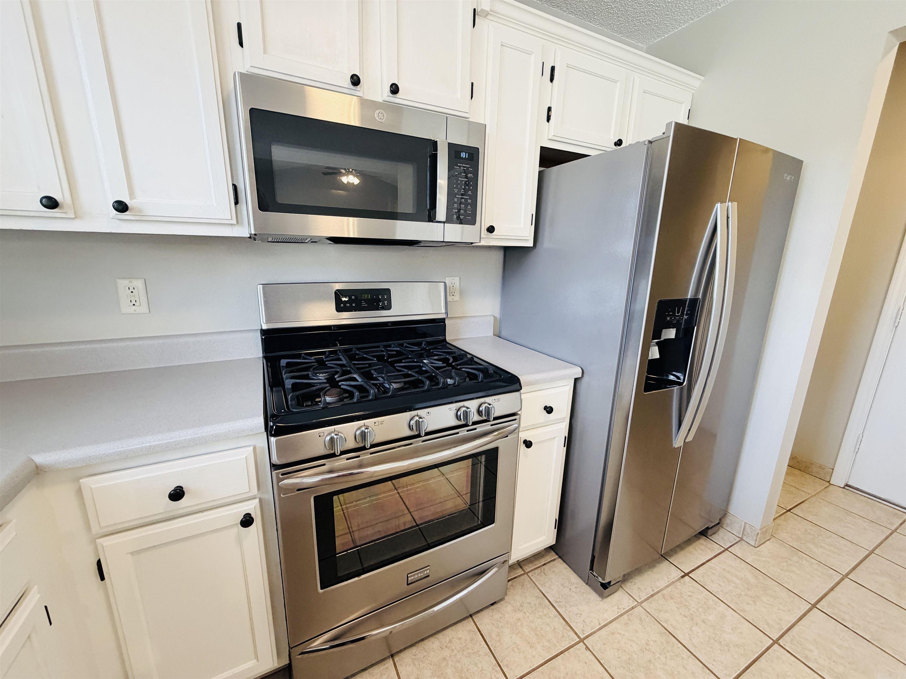 MEADOWLAKE - Residential