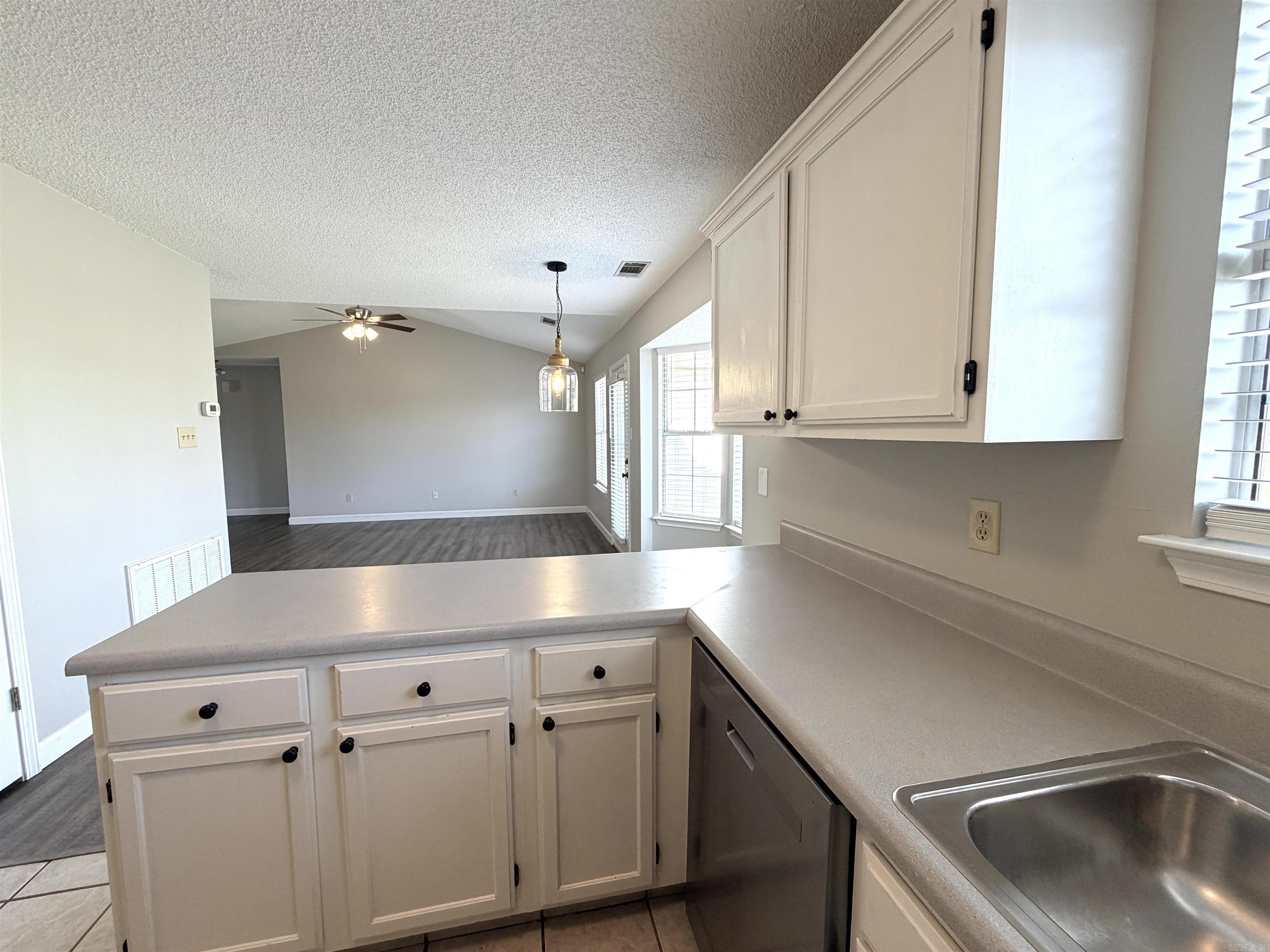 MEADOWLAKE - Residential