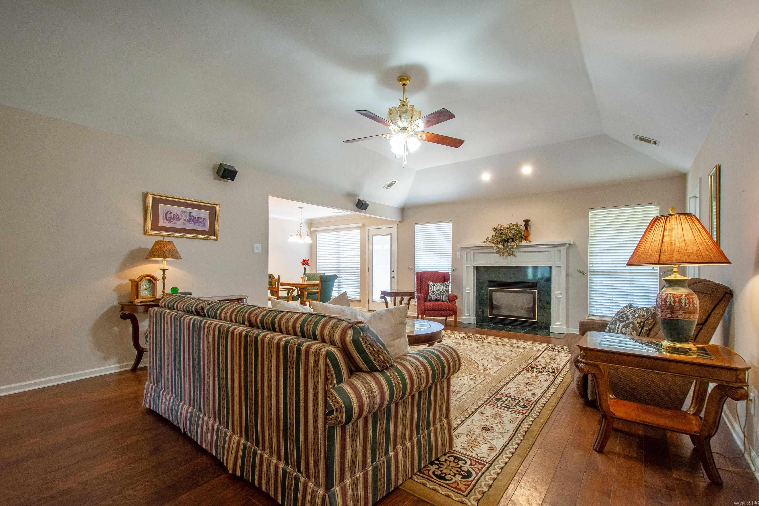 LEXINGTON PARK - Residential