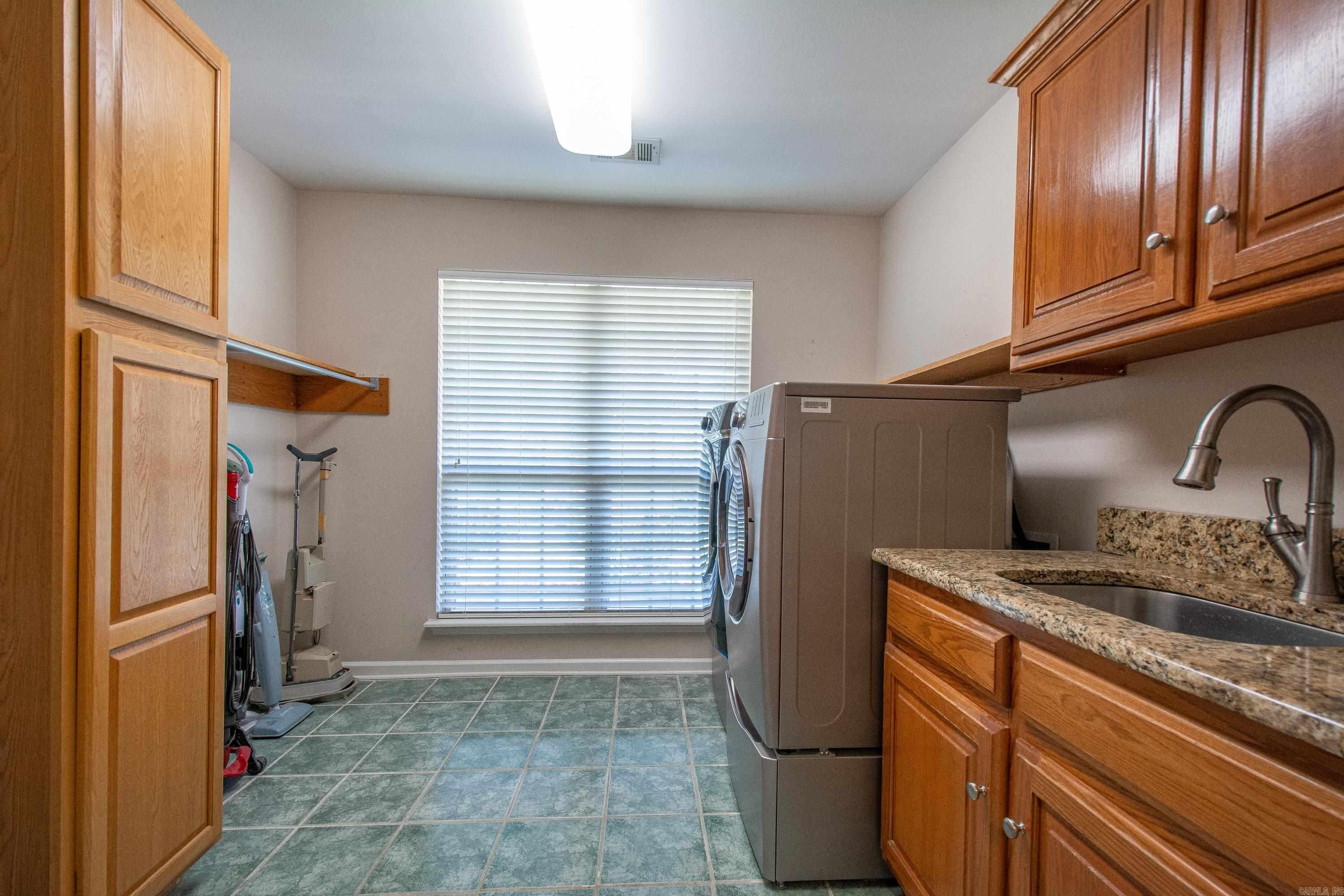 LEXINGTON PARK - Residential