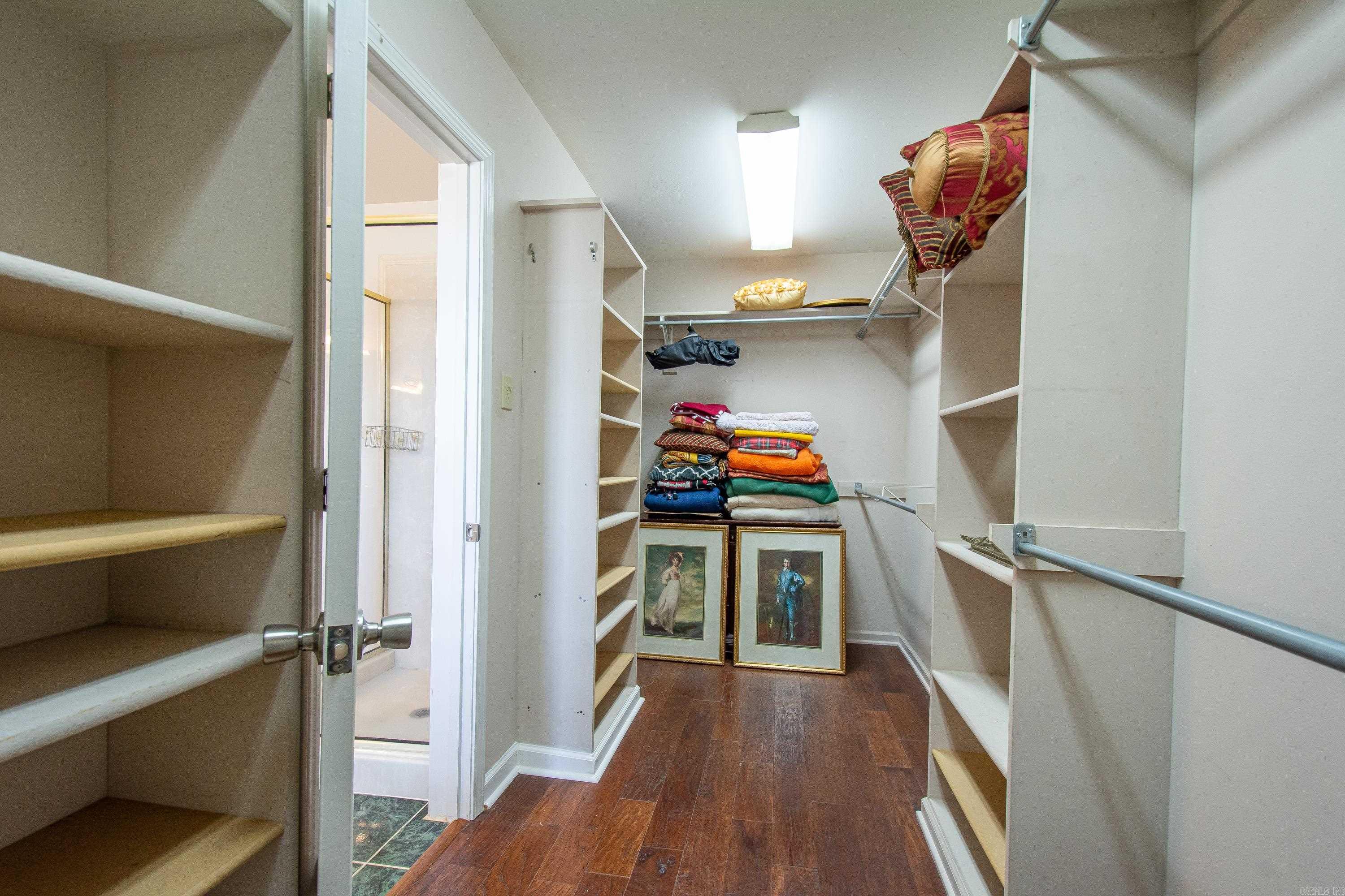 LEXINGTON PARK - Residential