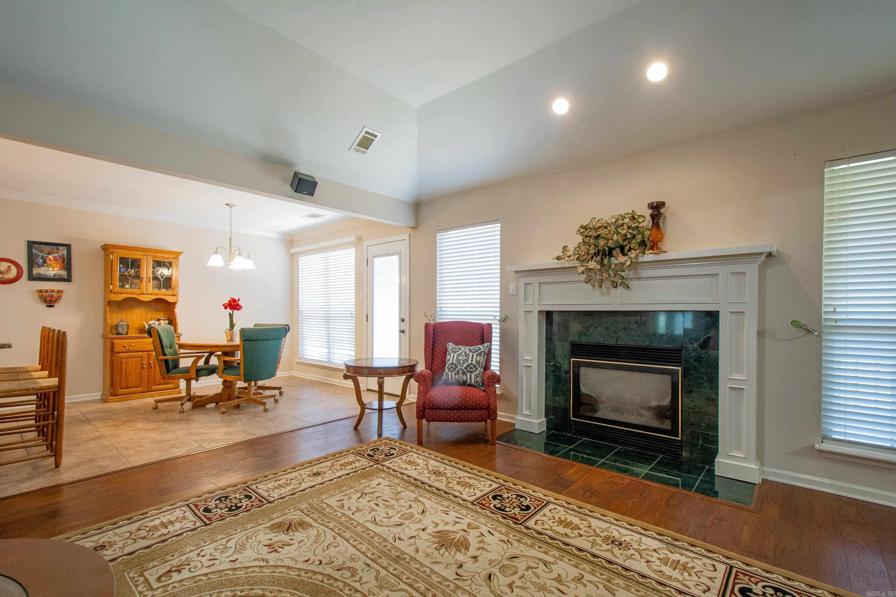 LEXINGTON PARK - Residential