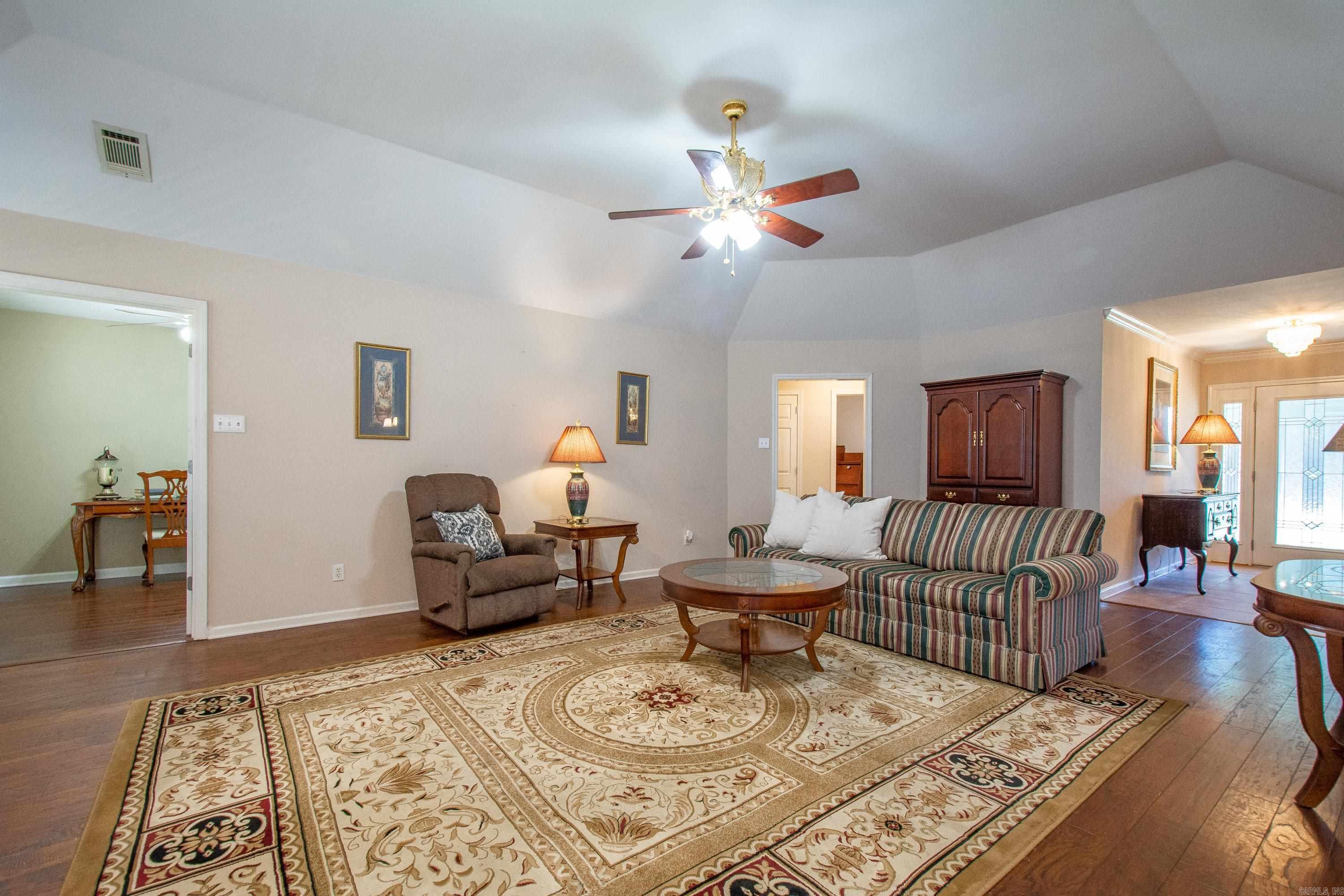 LEXINGTON PARK - Residential