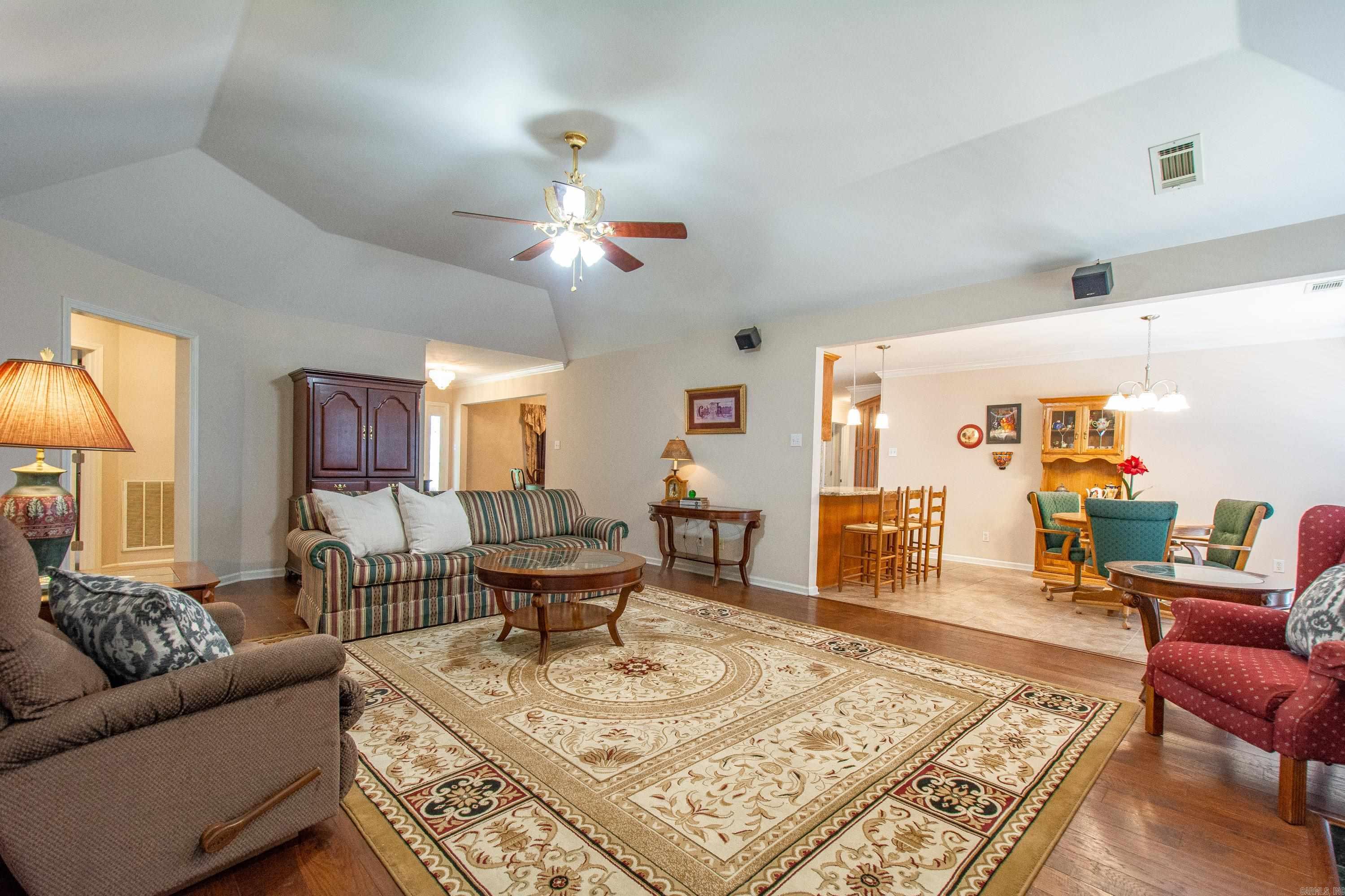 LEXINGTON PARK - Residential