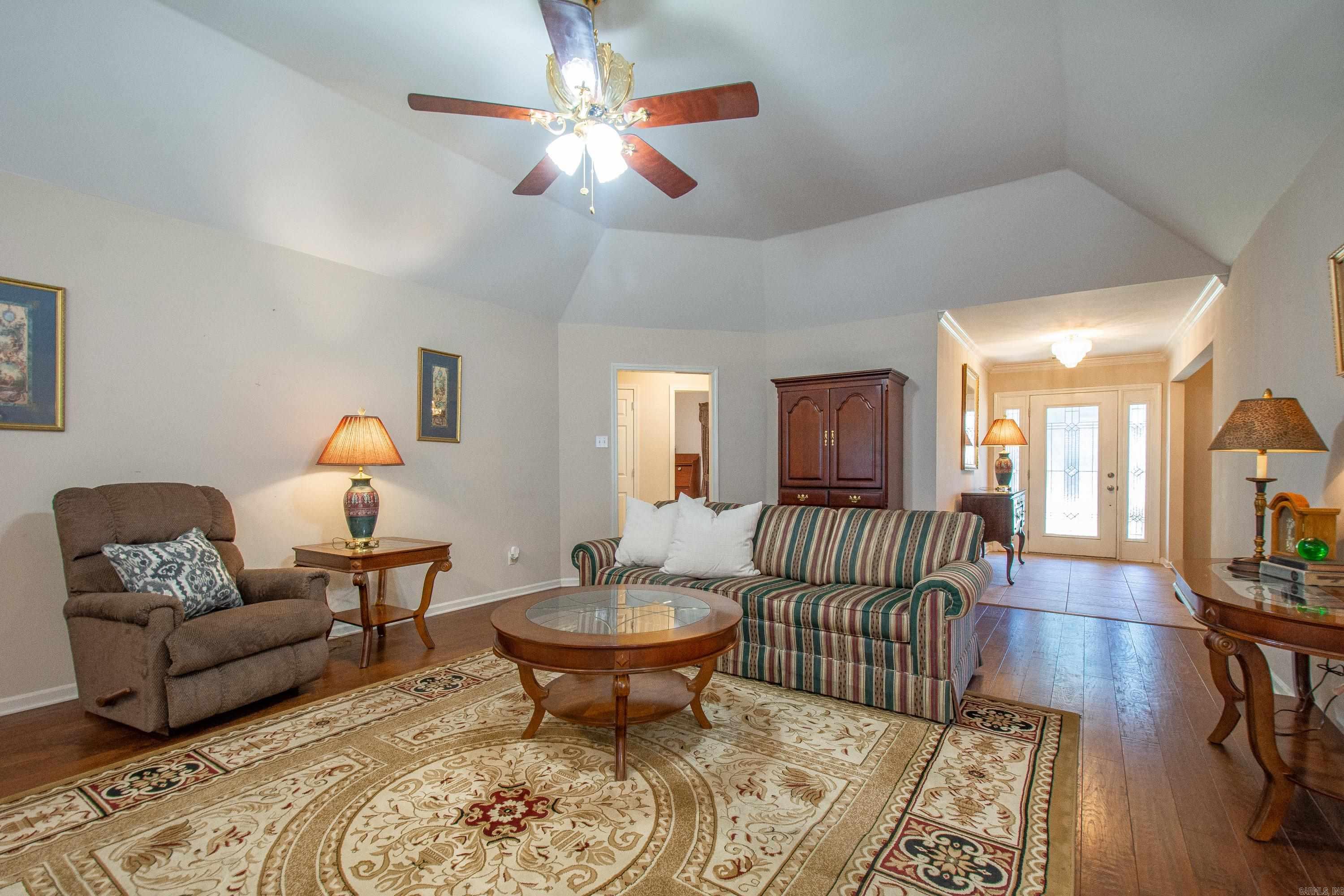 LEXINGTON PARK - Residential