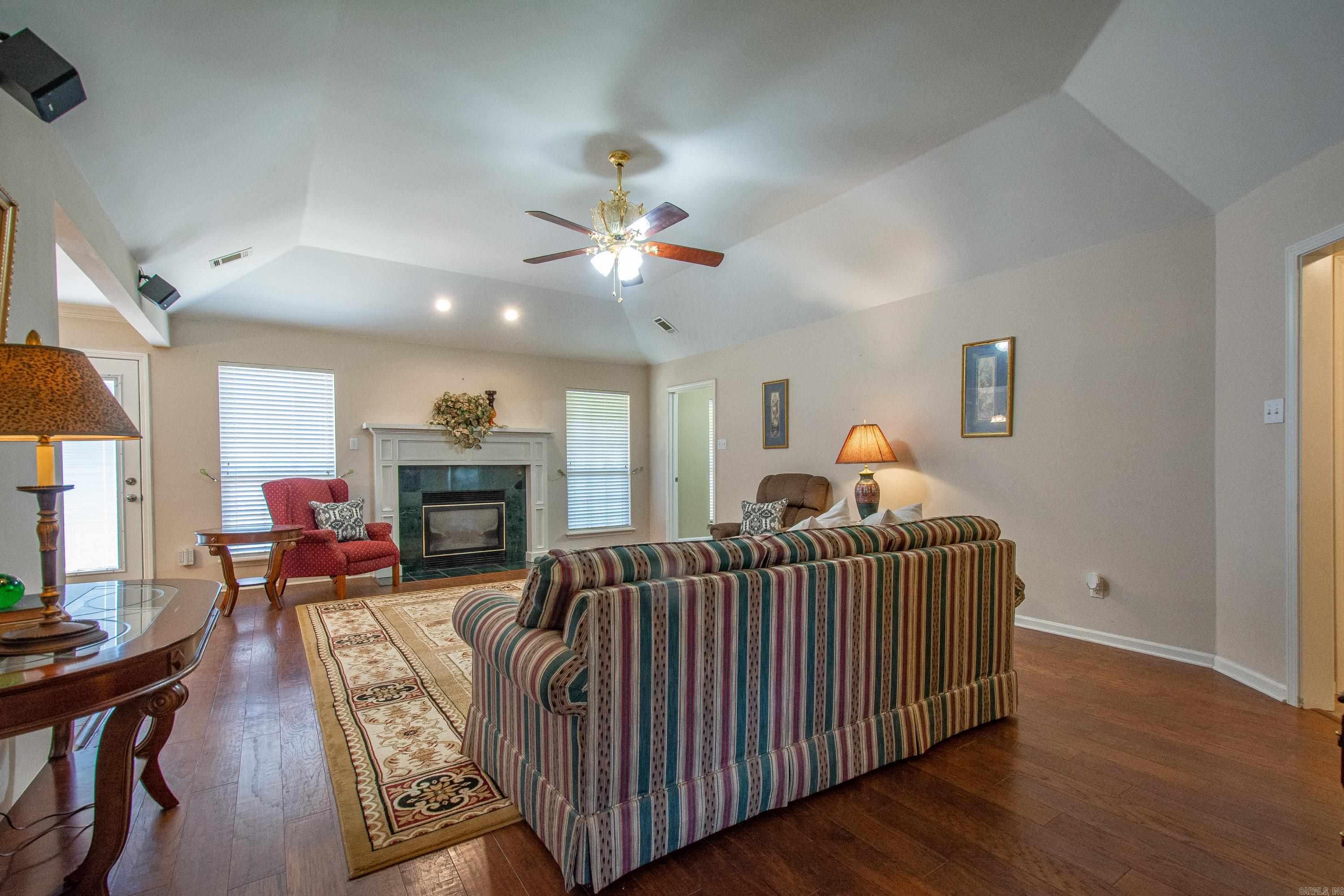 LEXINGTON PARK - Residential