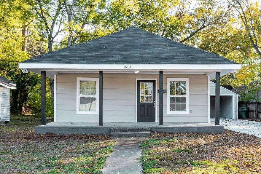 REMODELED !!!!!!  This CUTE cottage style home has been redone  from the foundation to the roof and everything in-between. To list a few: Roof, Foundation, Stainless Steal Appliances (Frig Conveys), Double SS Farm Sink, Windows, Doors, Cabinets, Plumbing, Electrical, Granite, LV Flooring, Laundry Room, Blinds, High Ceilings, 2 Car Garage and Concrete Board Siding. You will love the big covered  front porch, just add your swing & rockers. Great space to decorate !!! Call for your private showing. Please see agent remarks.