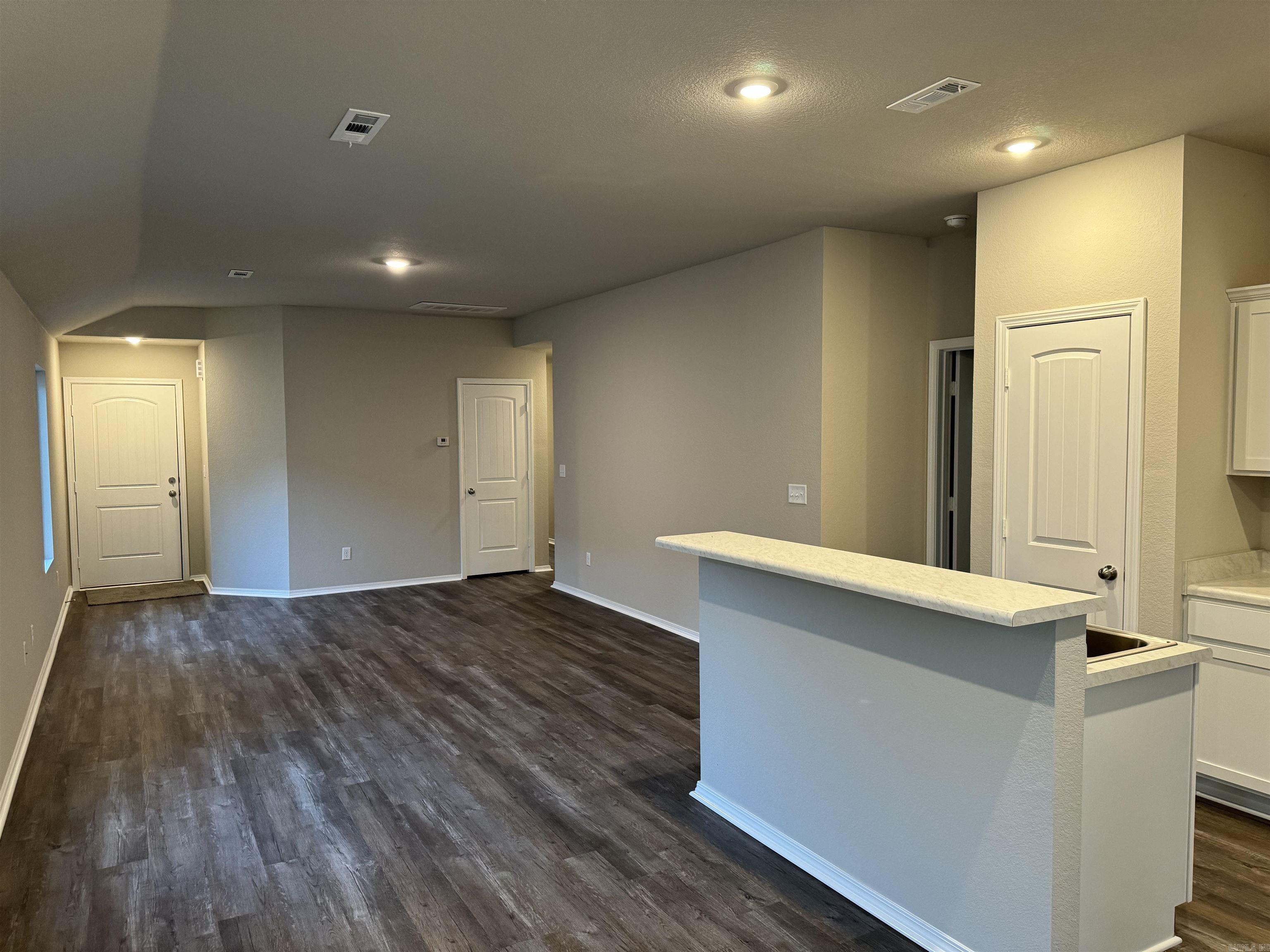 COUNTRY CLUB OF ARK THE - Residential