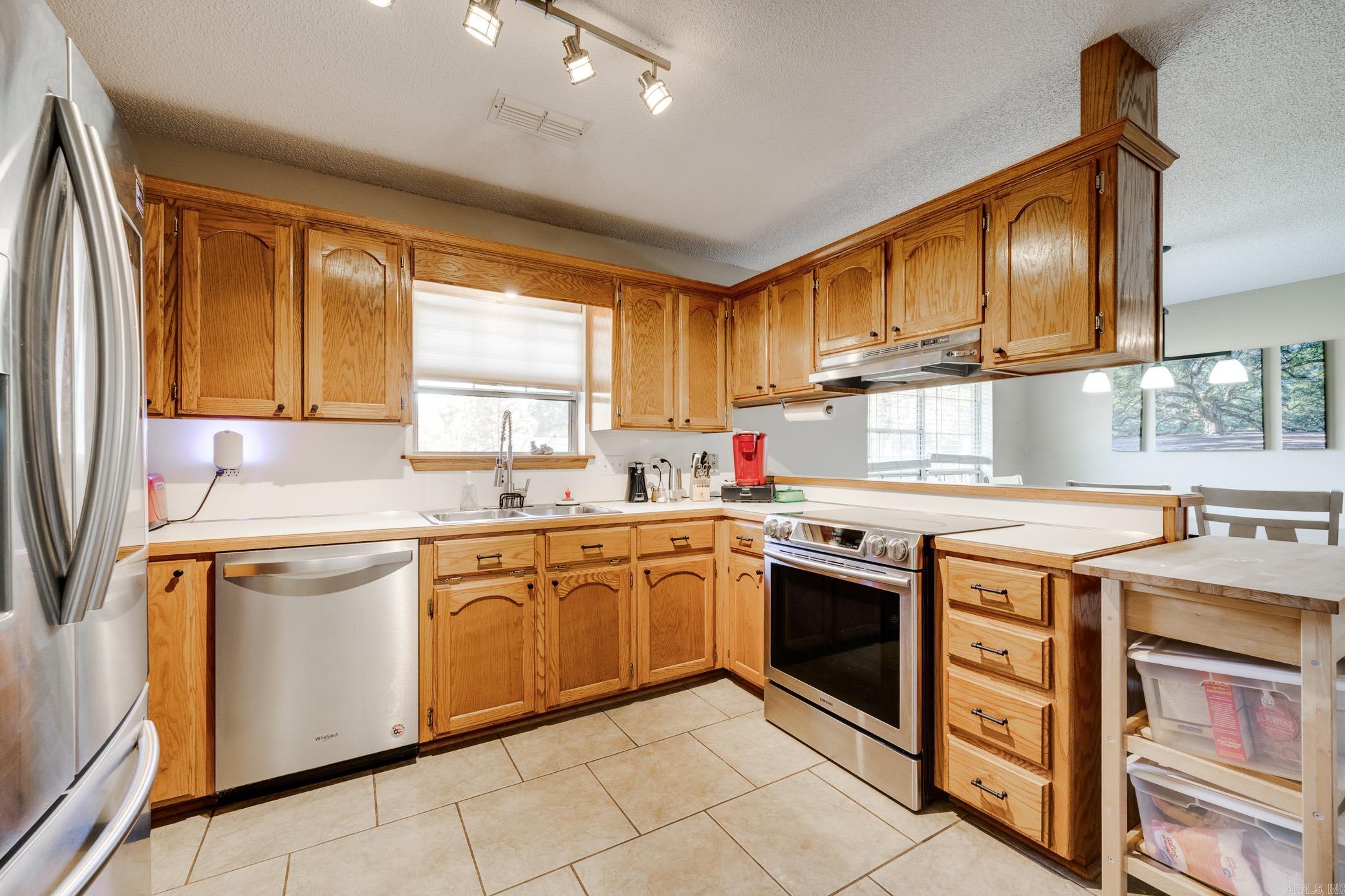 SIMMONS PLACE - Residential