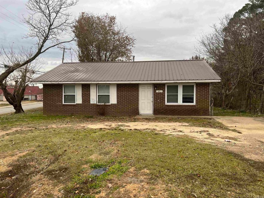 2 baed 1 bath home right here in Glenwood