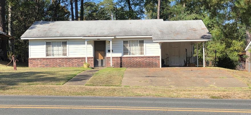 Cute and Cozy 3 BR, 2 BA home with bonus room off the back. Spacious level back yard with partial fencing. Handy to downtown, schools, and shopping! Call today! There will be an upcoming estate sale! Watch for signs!
