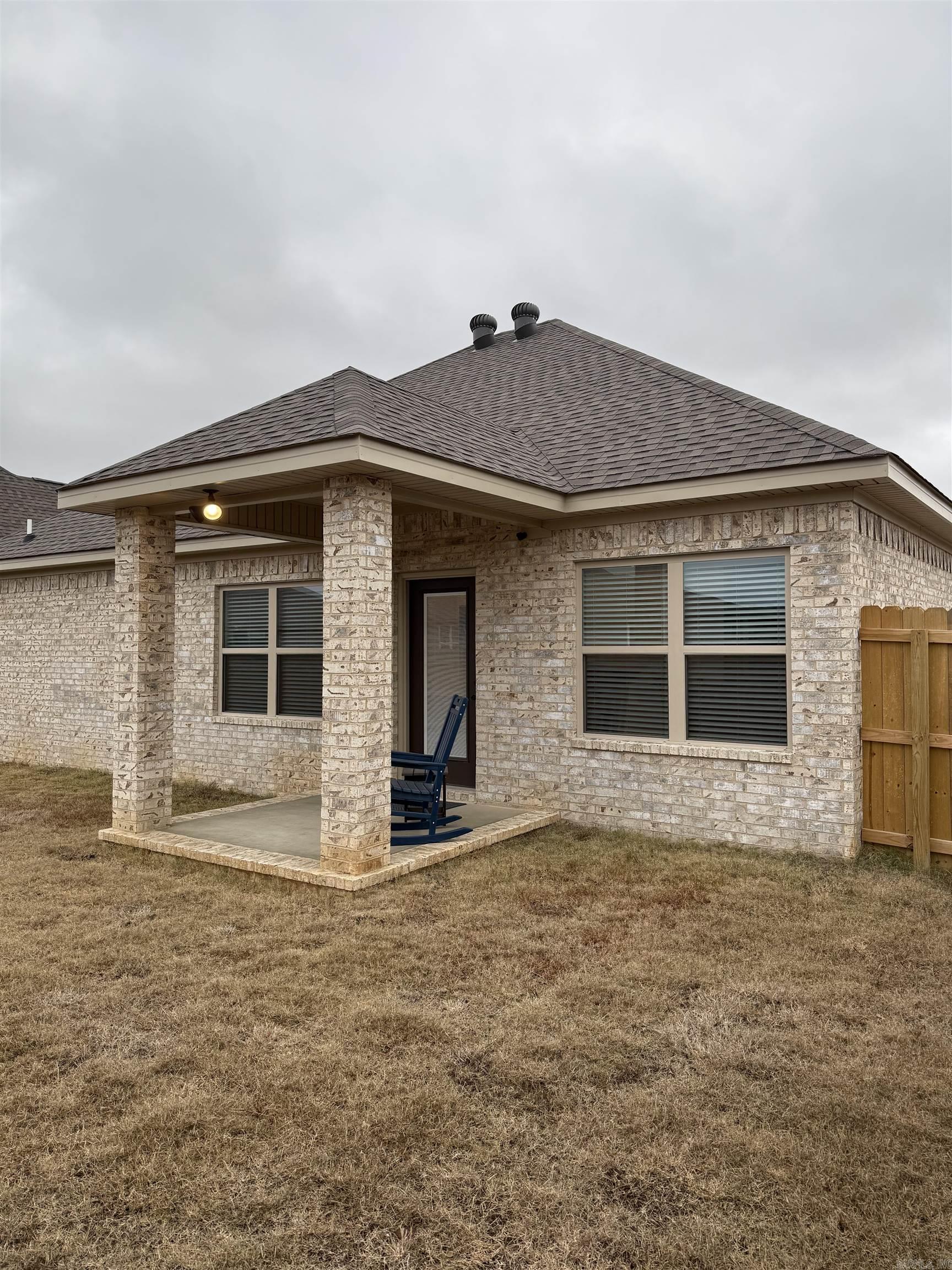 WINDSOR LANDING - Residential