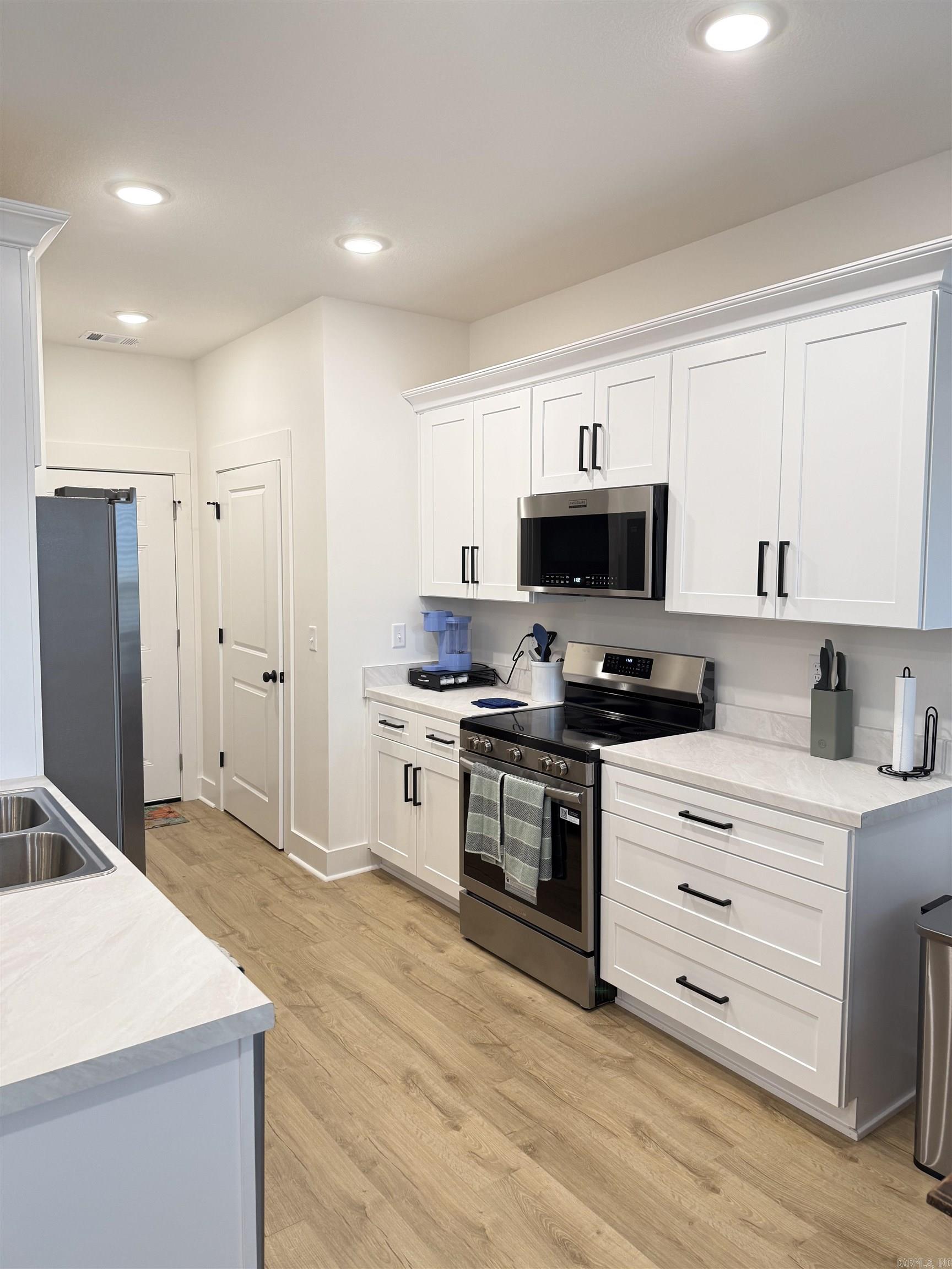 WINDSOR LANDING - Residential