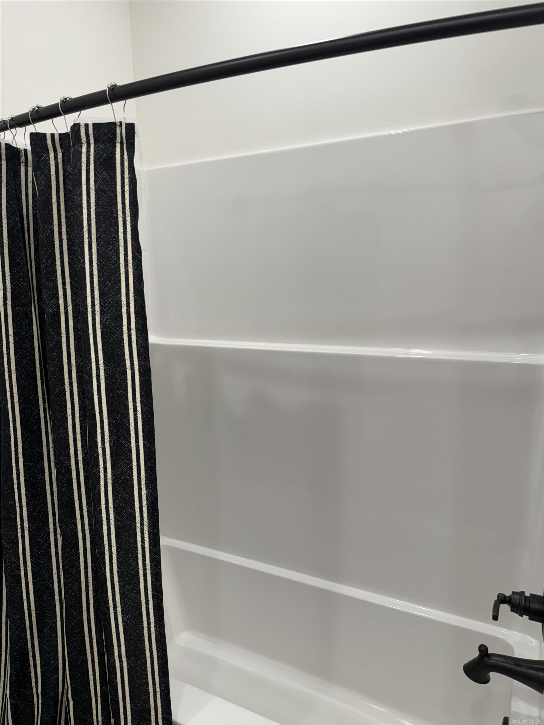 WINDSOR LANDING - Residential