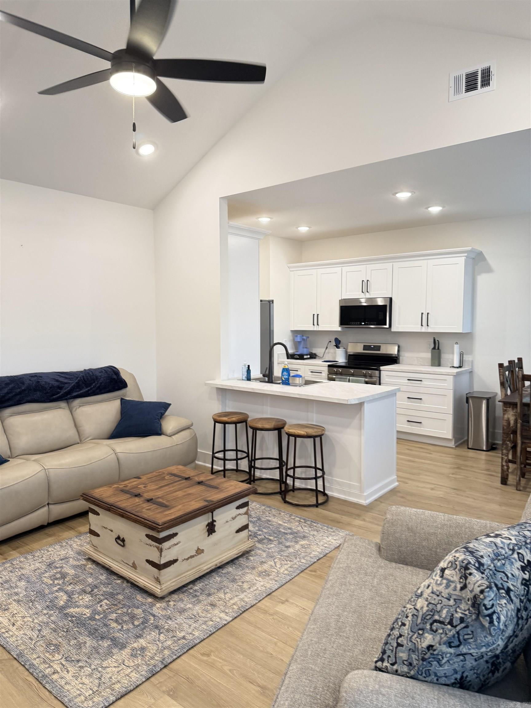 WINDSOR LANDING - Residential