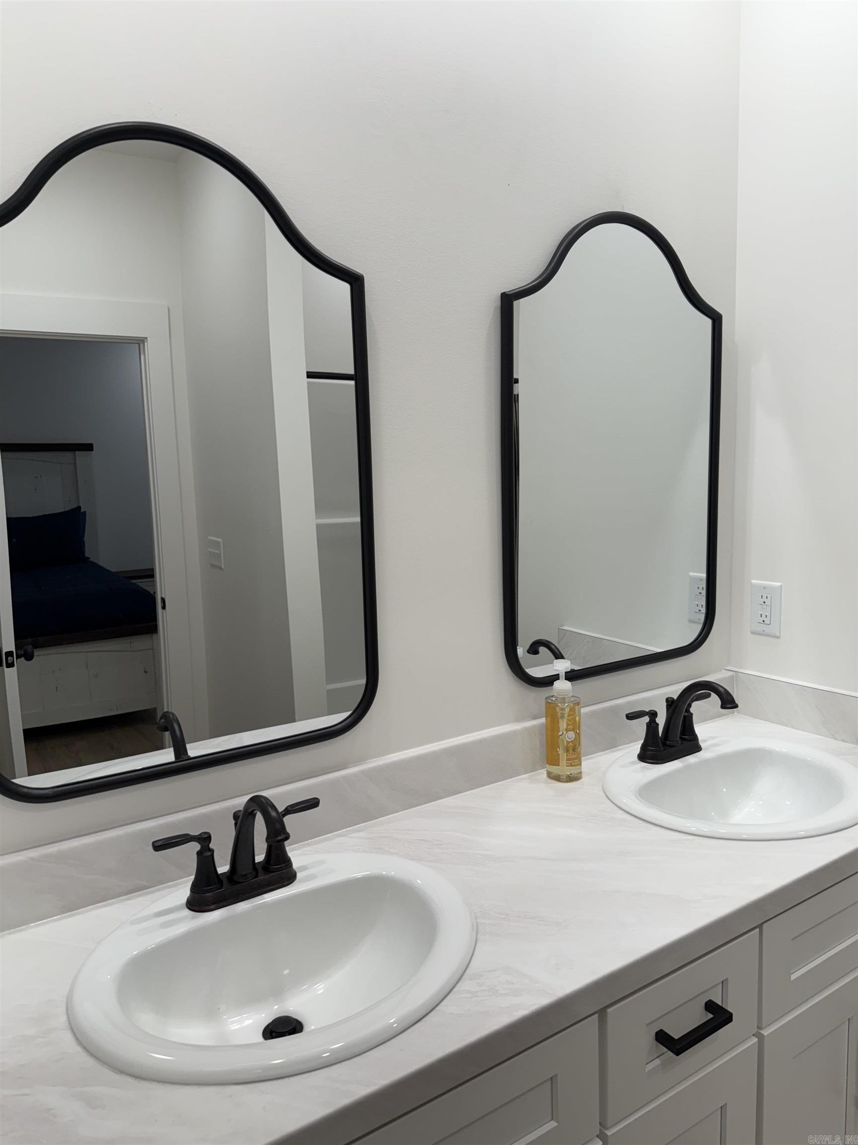 WINDSOR LANDING - Residential