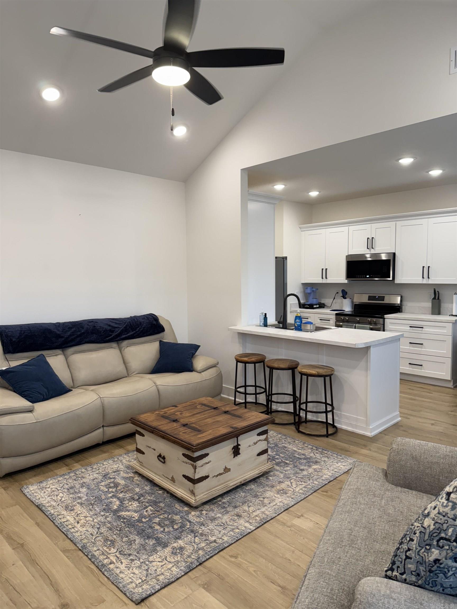 WINDSOR LANDING - Residential