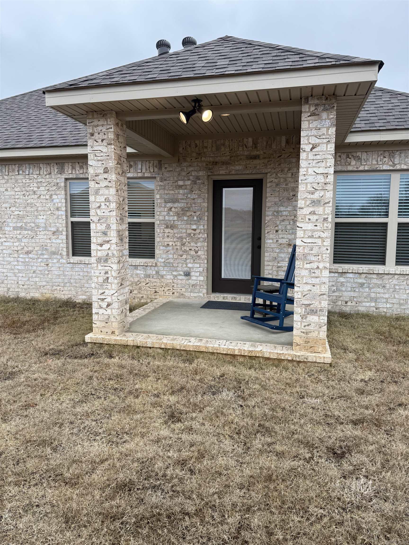 WINDSOR LANDING - Residential