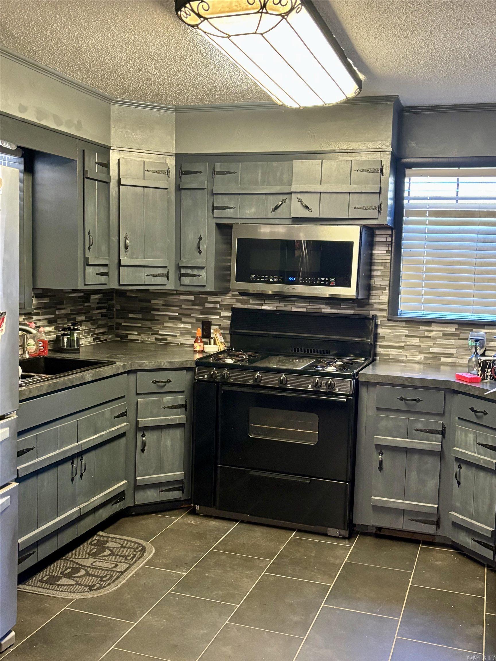 ALEXANDER HEIGHTS - Residential