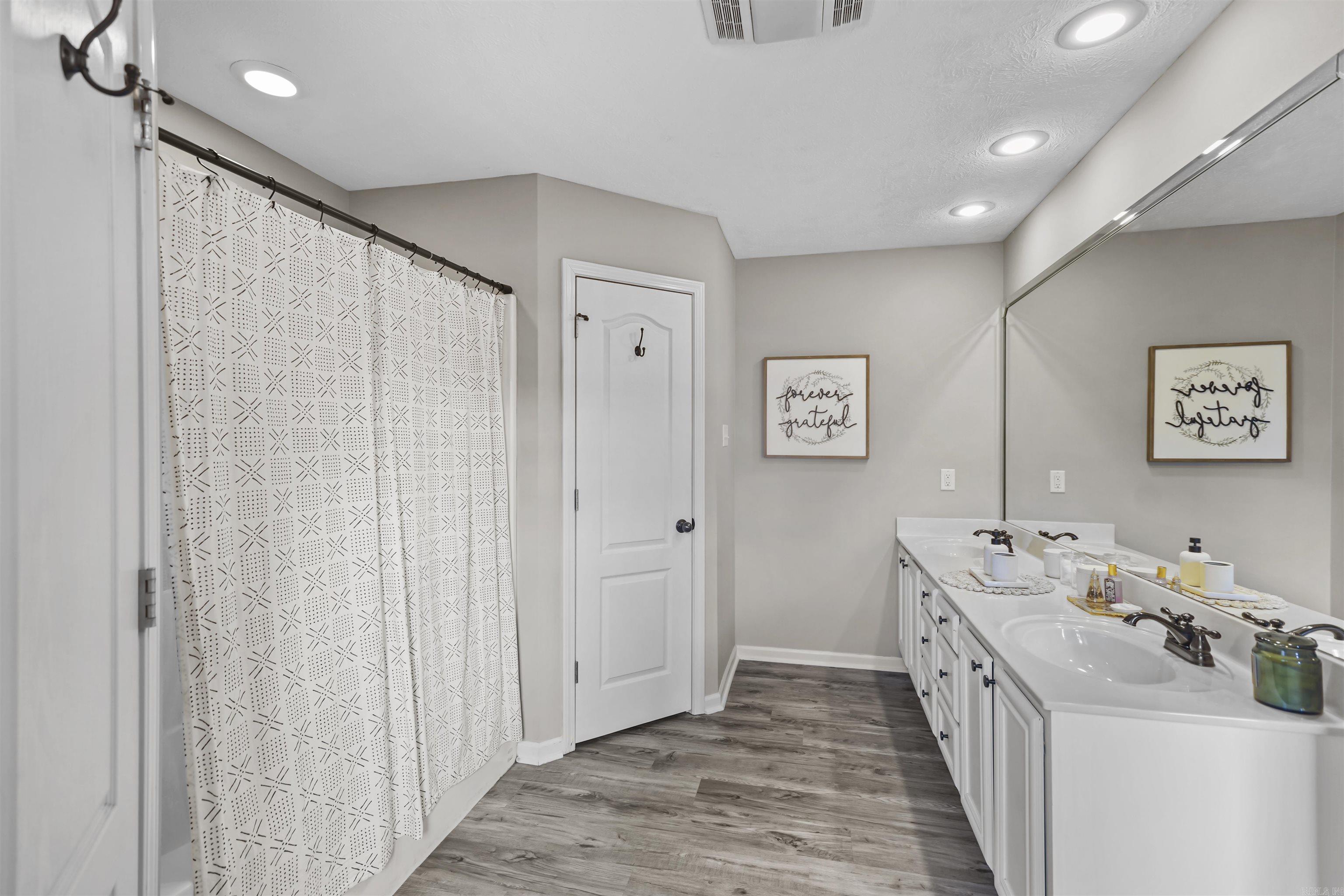 STERLING COURT - Residential