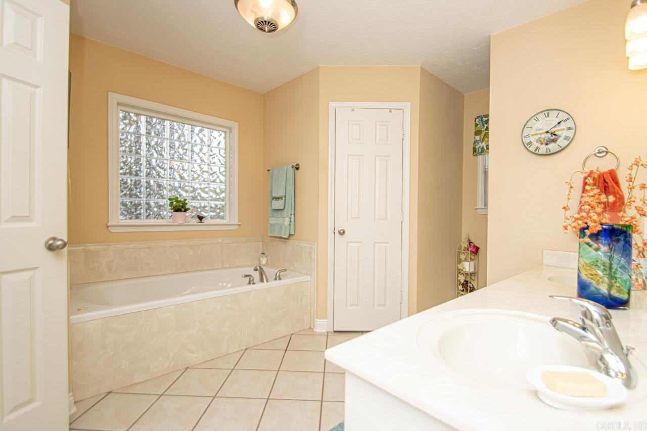 CROOKED CREEK - Residential