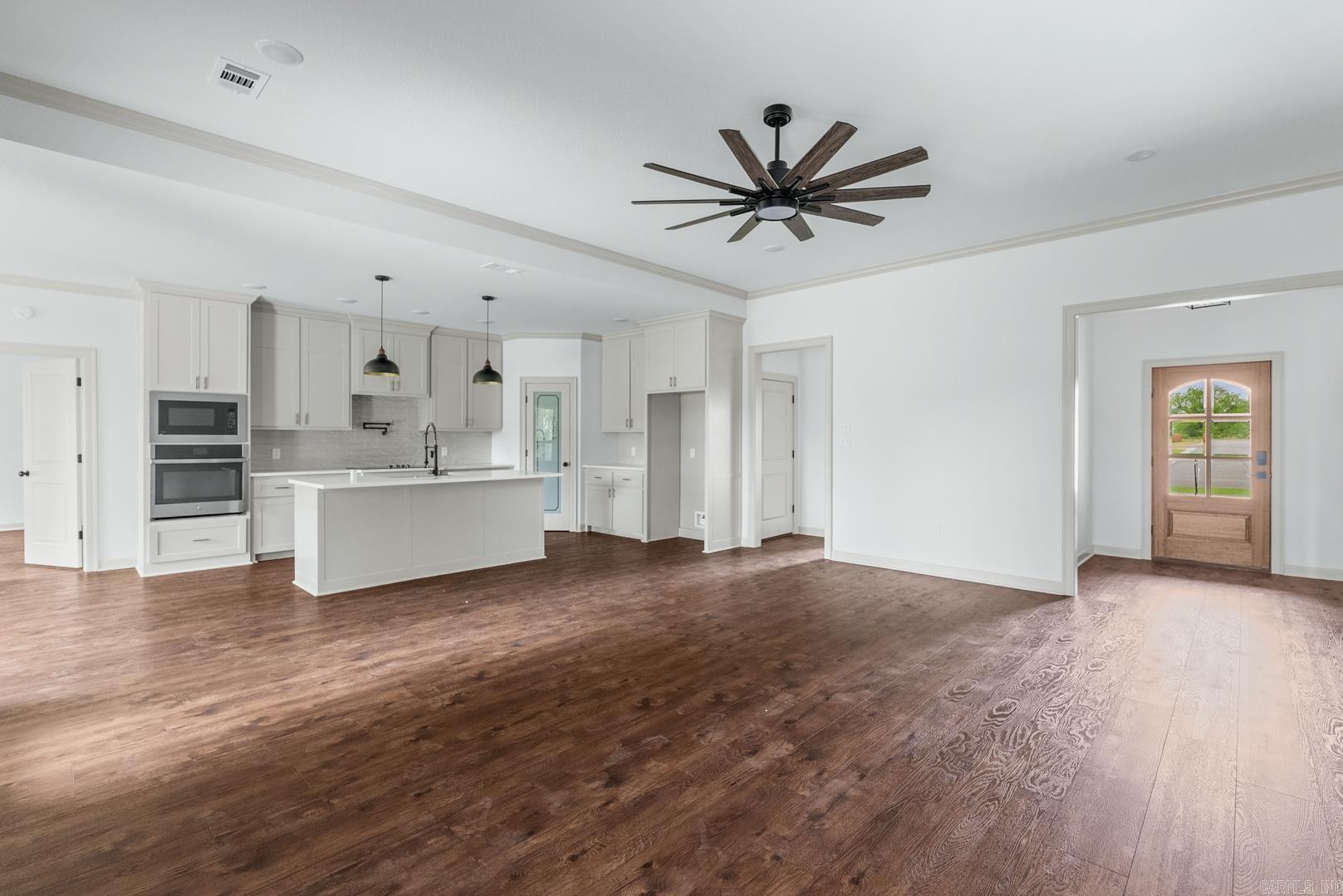 SUNSET LANDING - Residential