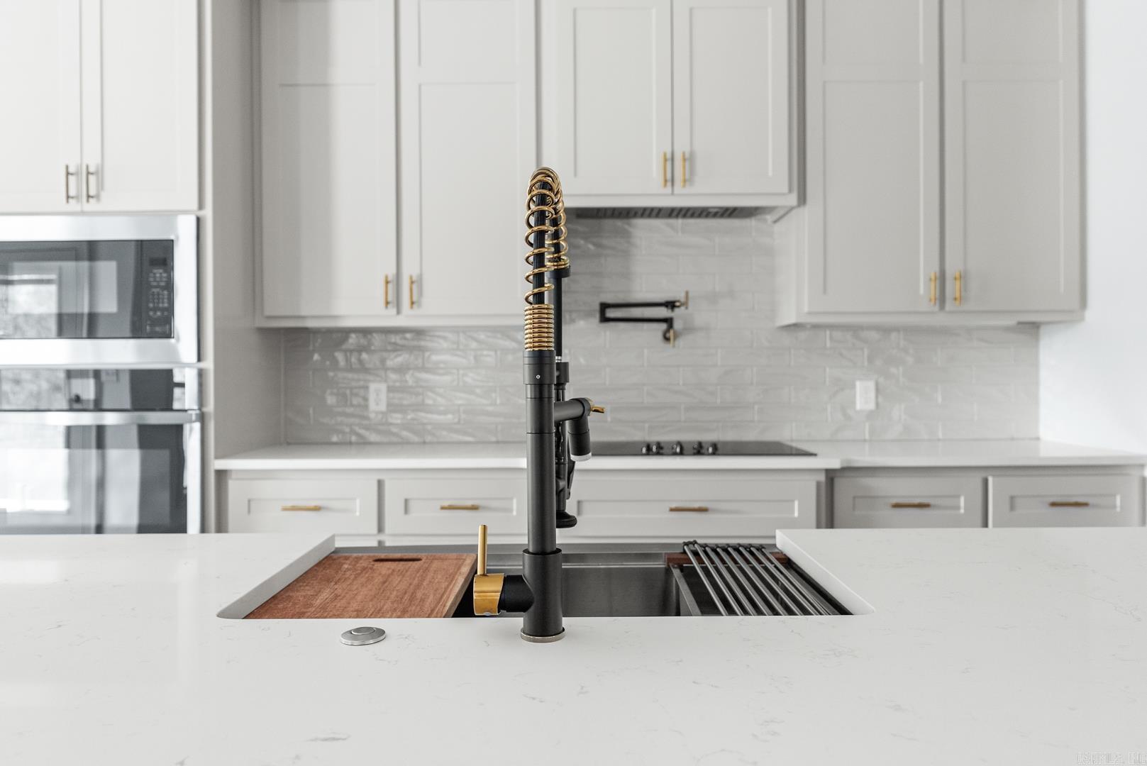 SUNSET LANDING - Residential