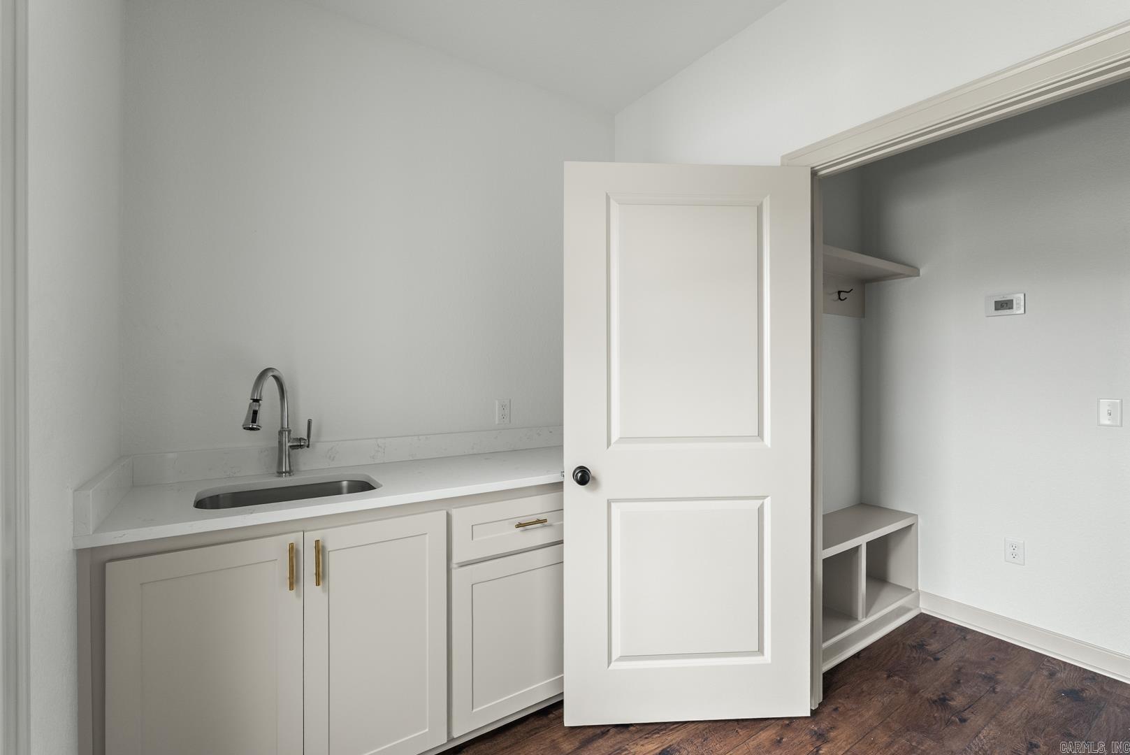 SUNSET LANDING - Residential