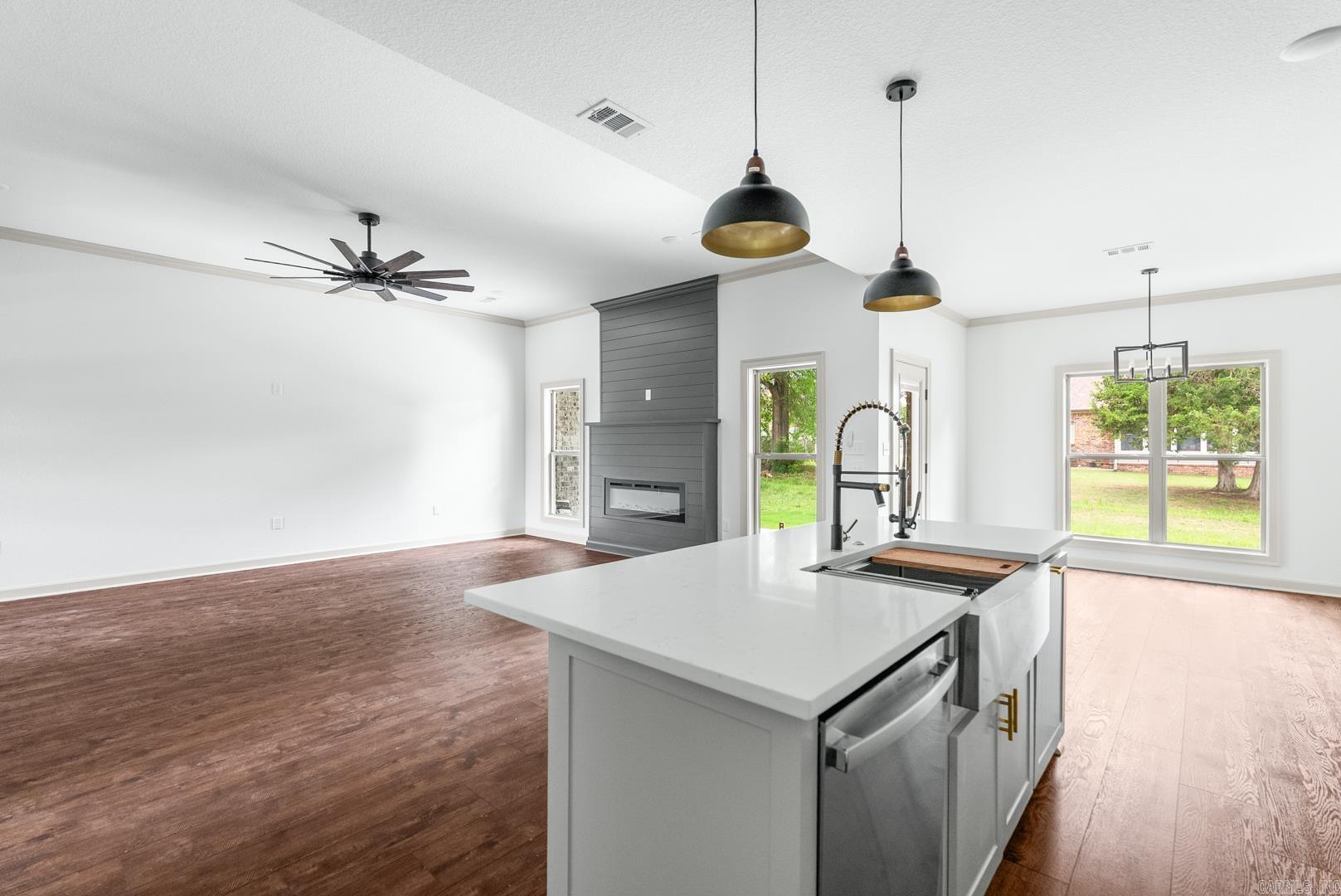 SUNSET LANDING - Residential