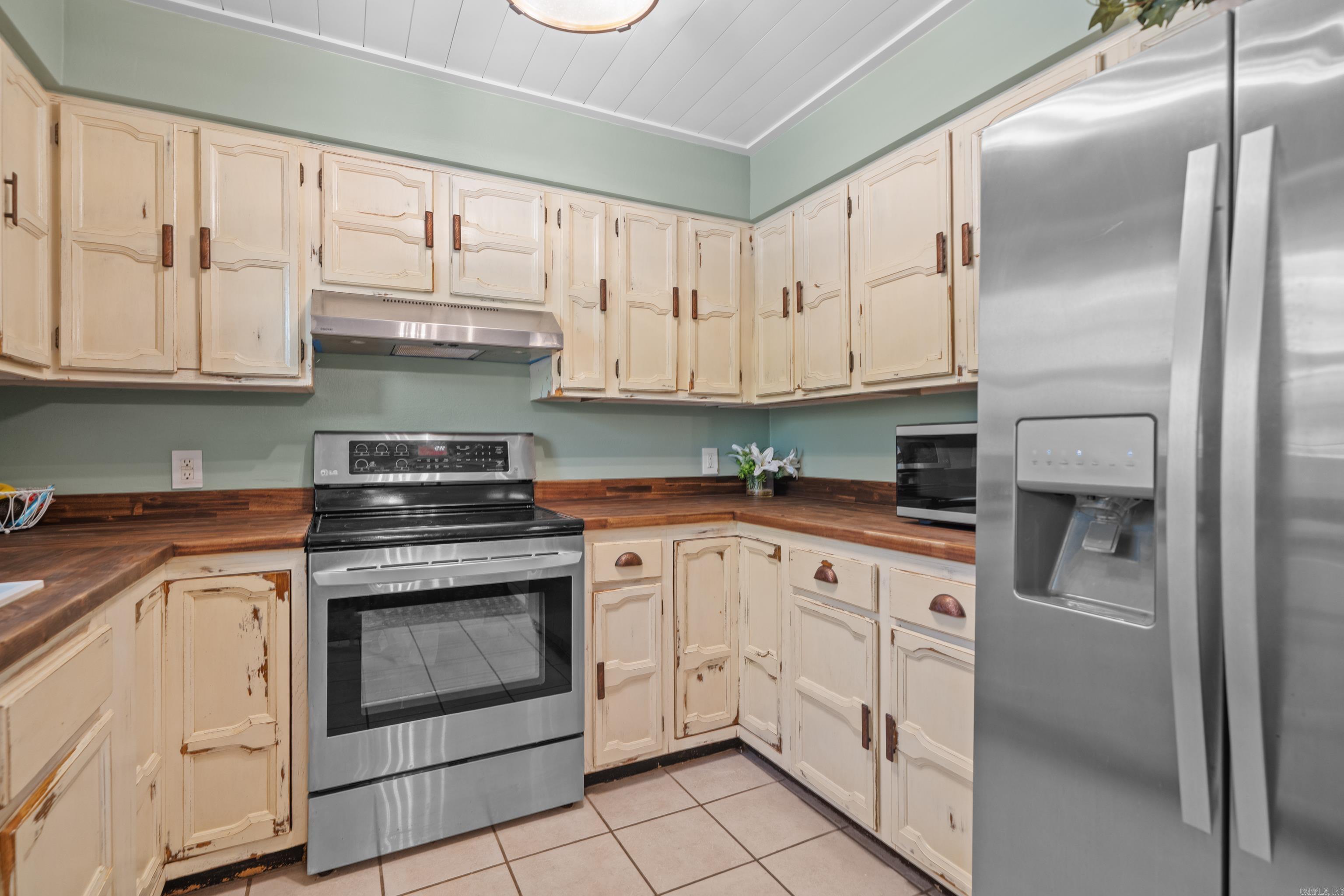 Madrid Courts - Residential