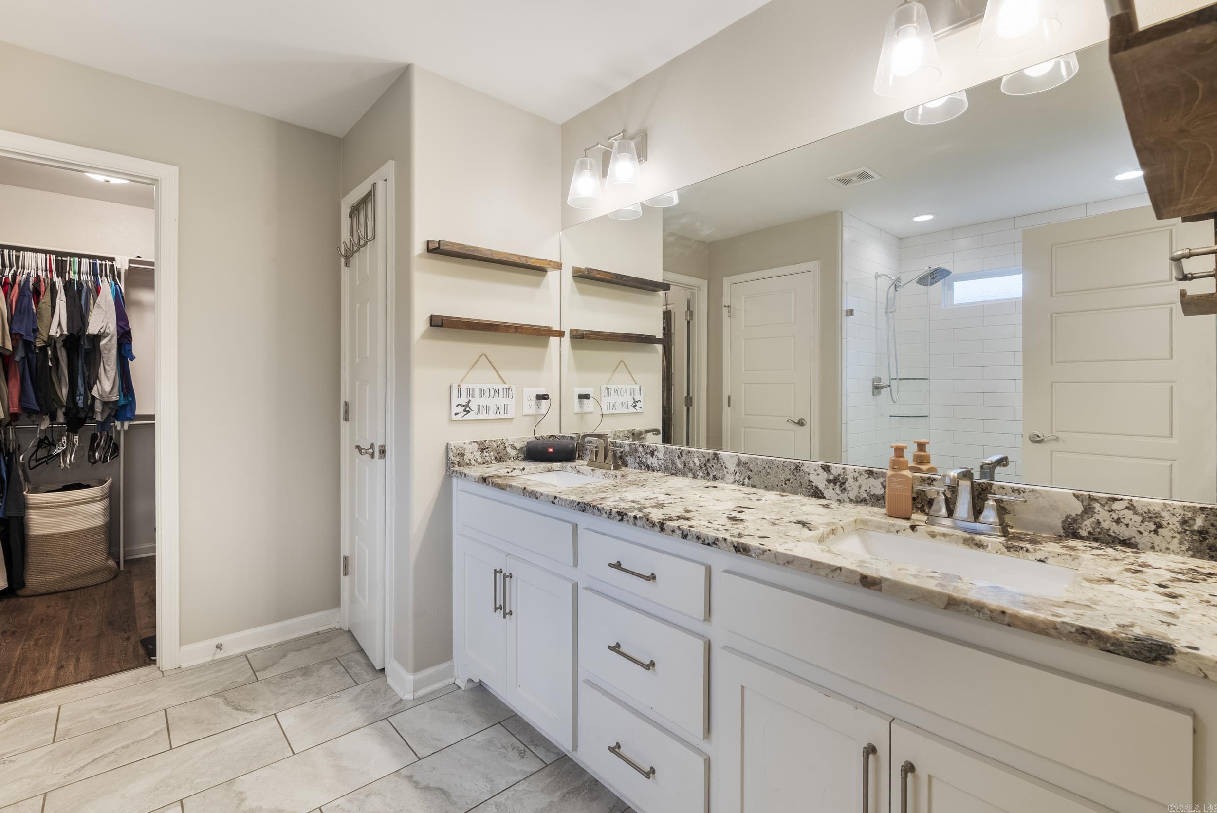 GIBRALTER HGTS - Residential