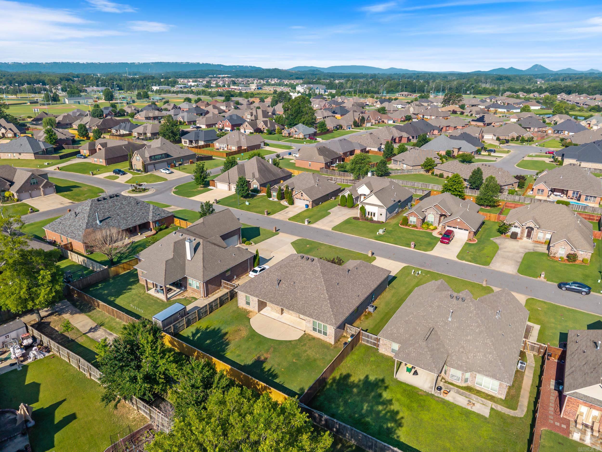 COUNTRY CLUB OF ARK THE - Residential