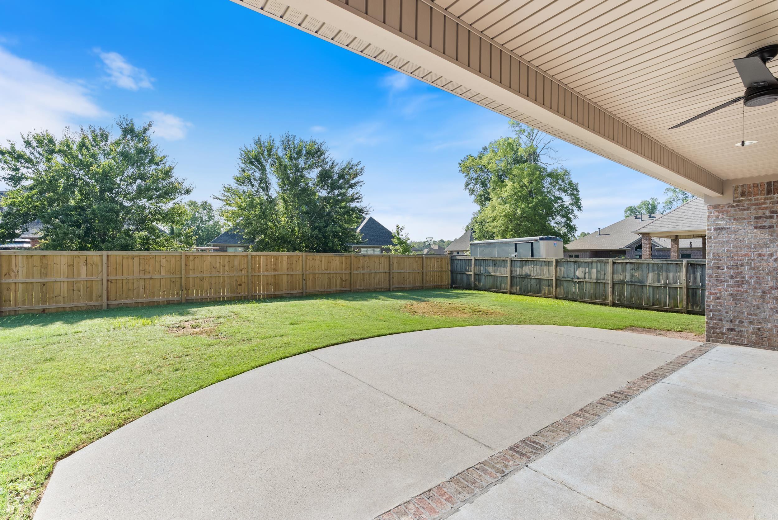 COUNTRY CLUB OF ARK THE - Residential