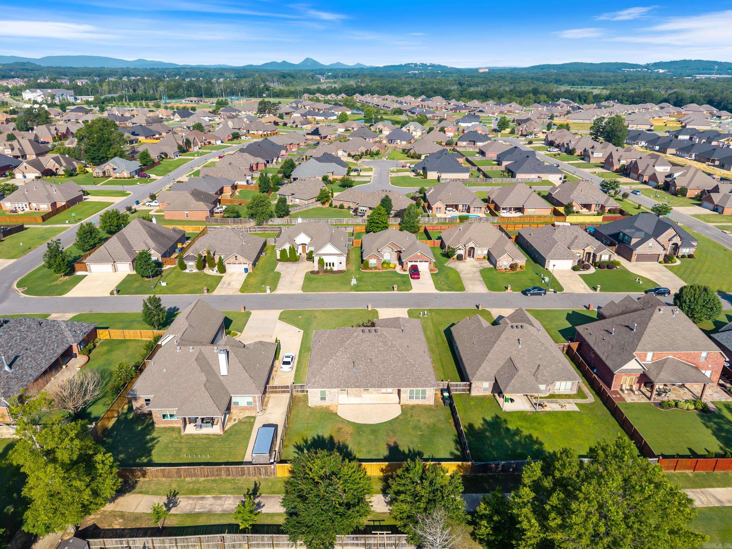 COUNTRY CLUB OF ARK THE - Residential