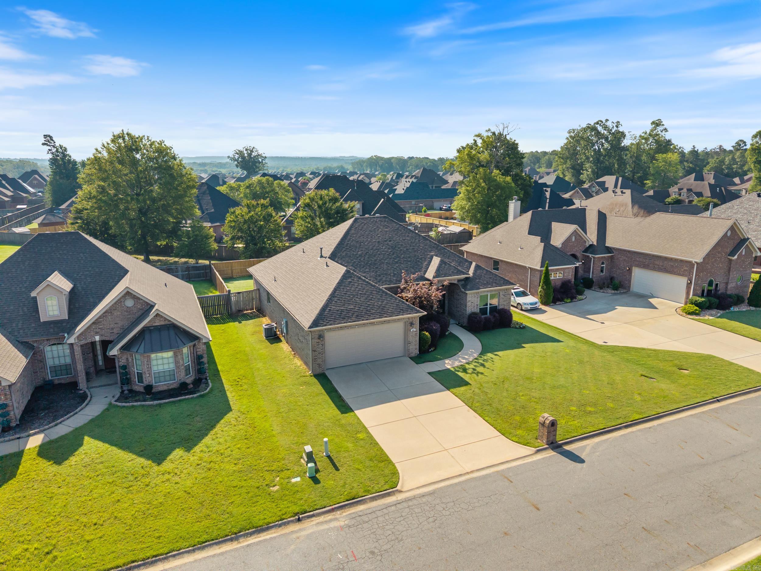 COUNTRY CLUB OF ARK THE - Residential
