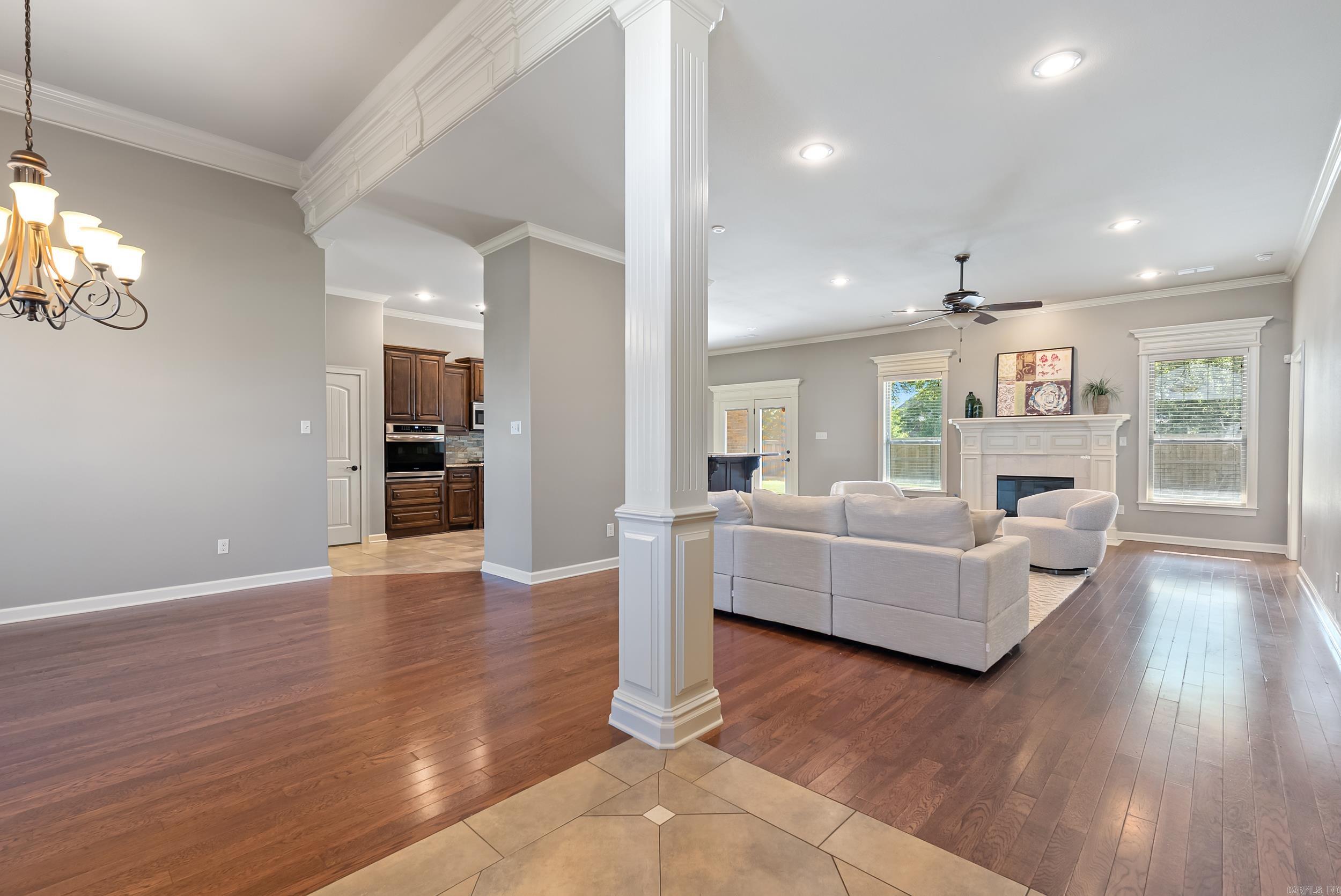 COUNTRY CLUB OF ARK THE - Residential