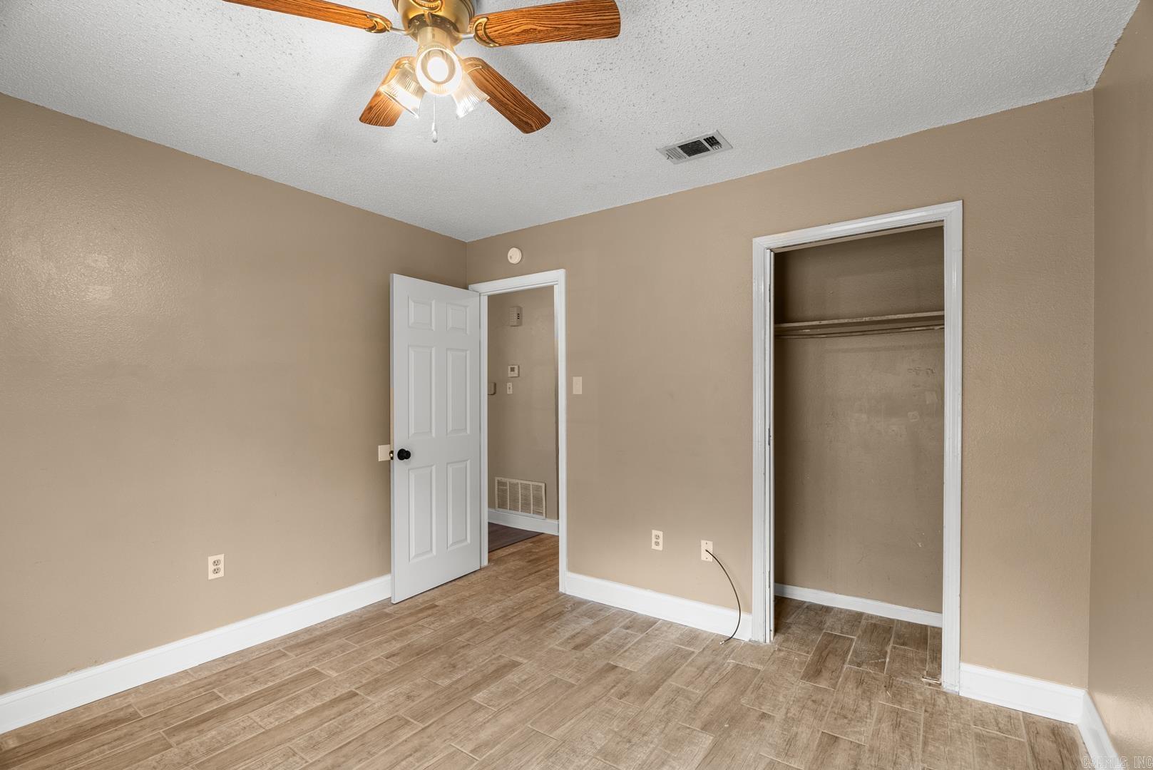 BARROW JOHN - Residential