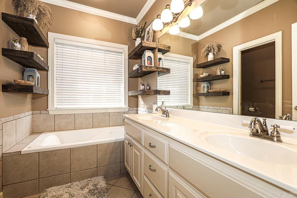 HURRICANE LAKE EST - Residential