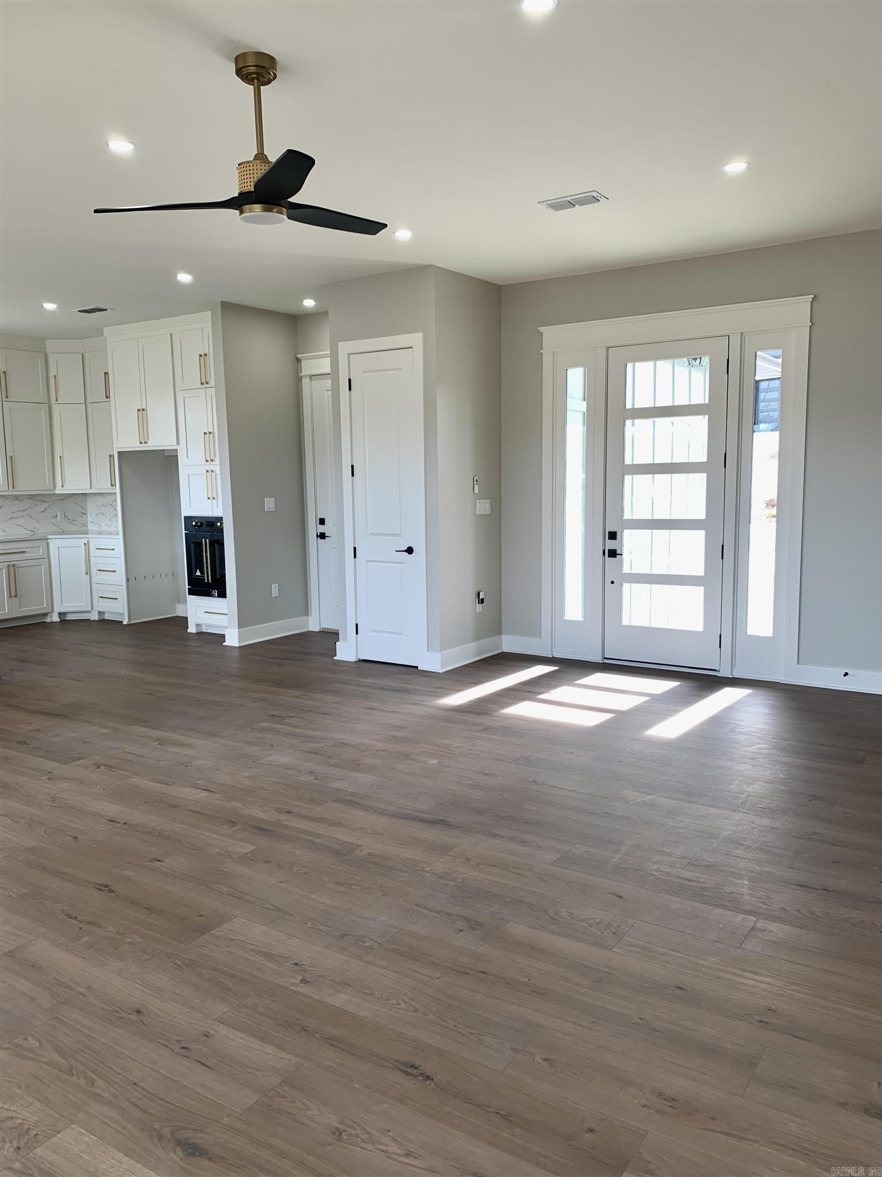 KINGWOOD PLACE - Residential