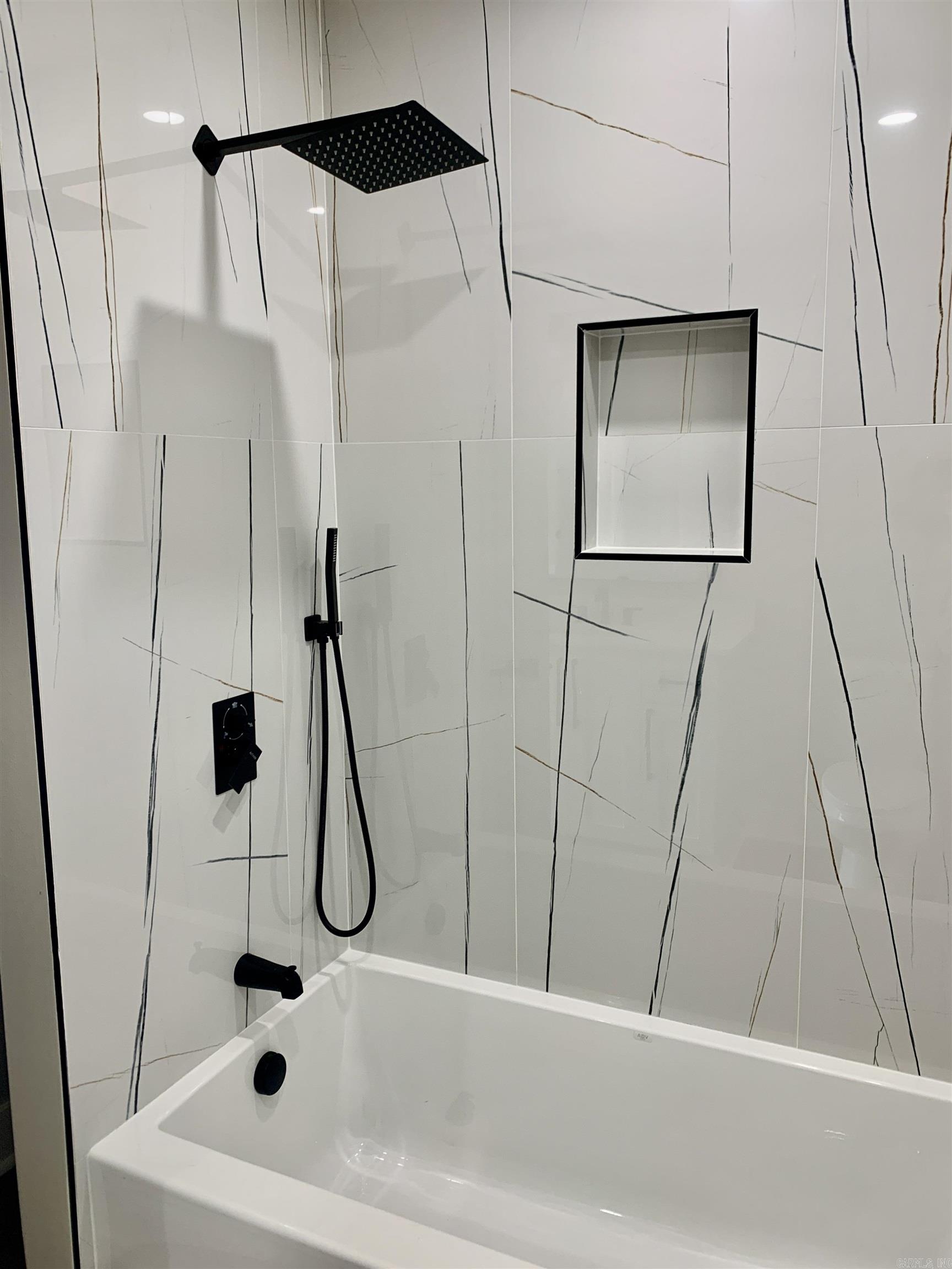 KINGWOOD PLACE - Residential