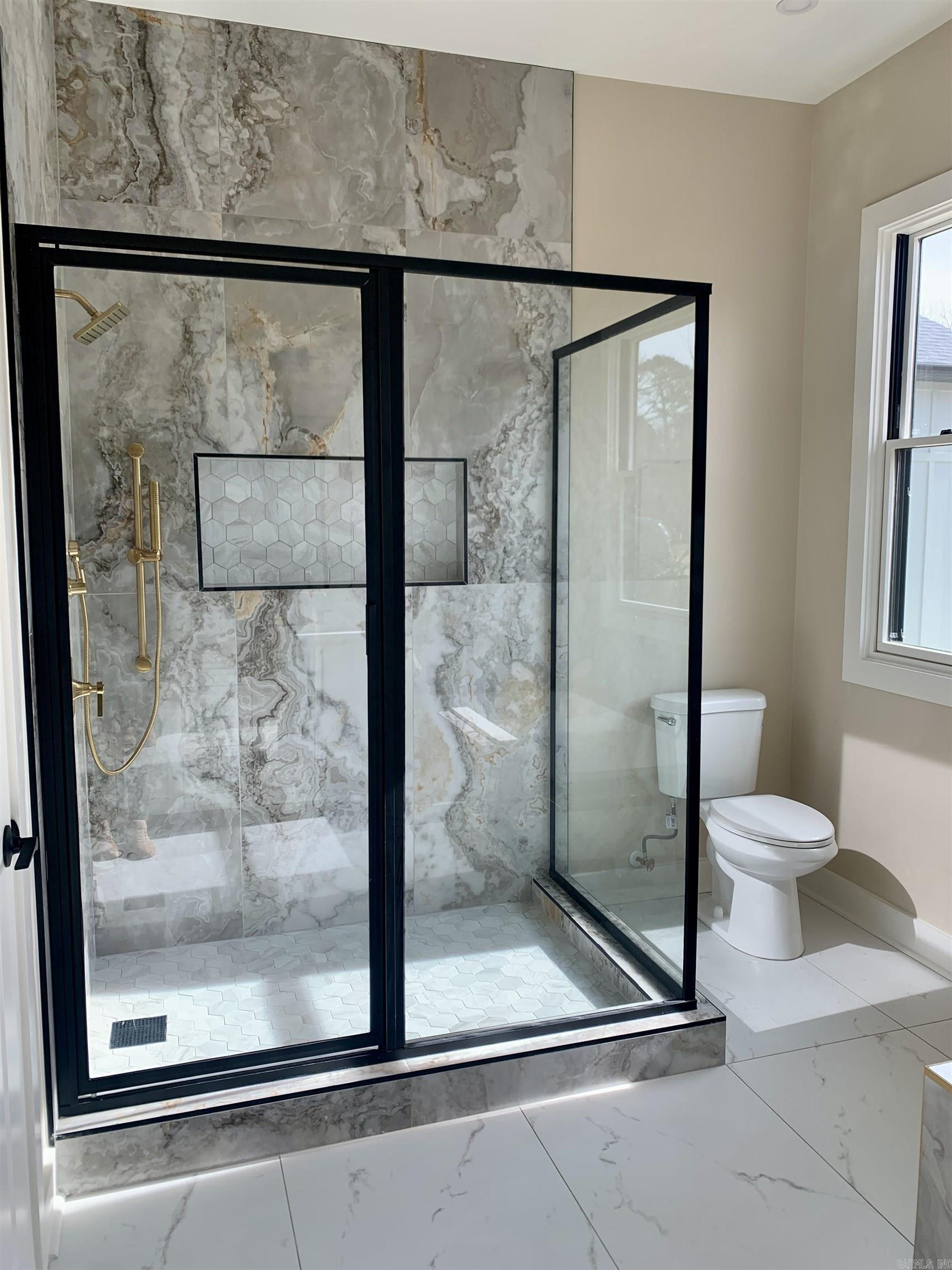 KINGWOOD PLACE - Residential