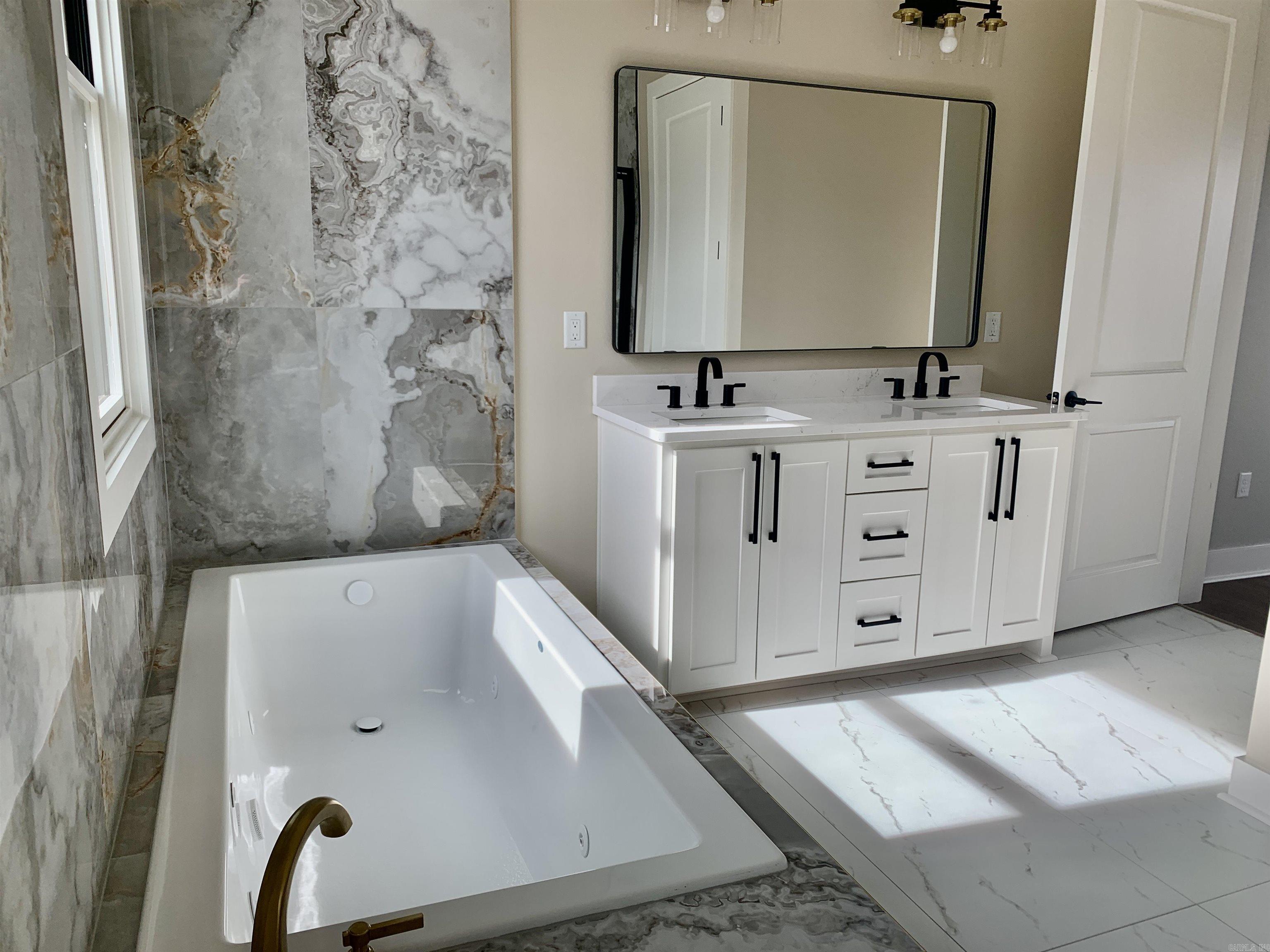 KINGWOOD PLACE - Residential