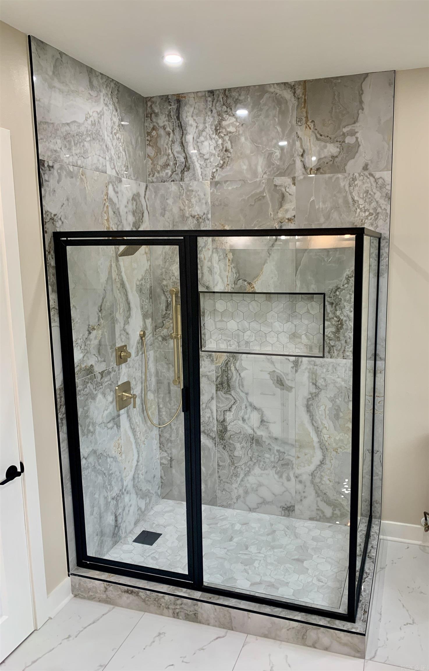 KINGWOOD PLACE - Residential