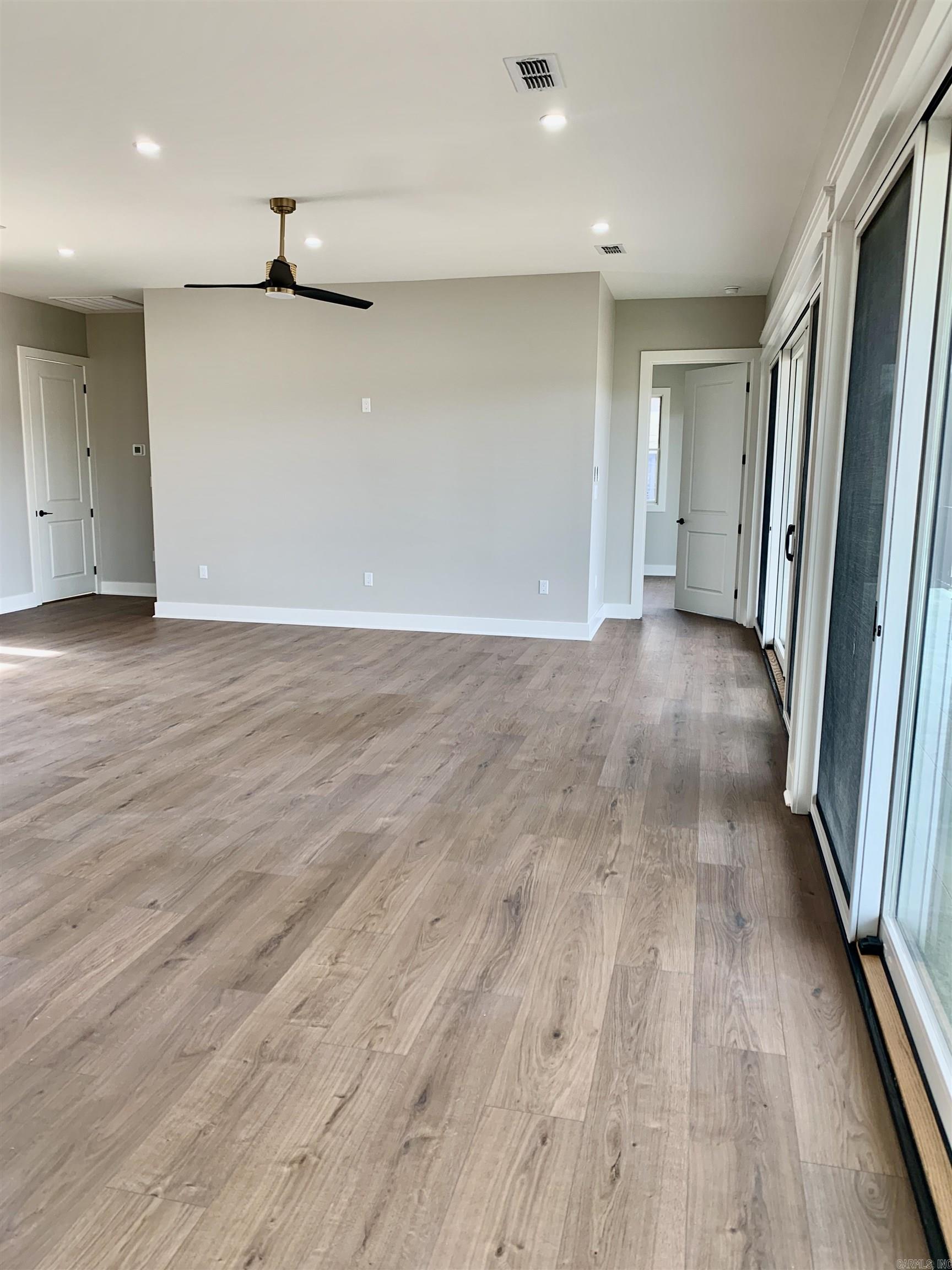 KINGWOOD PLACE - Residential