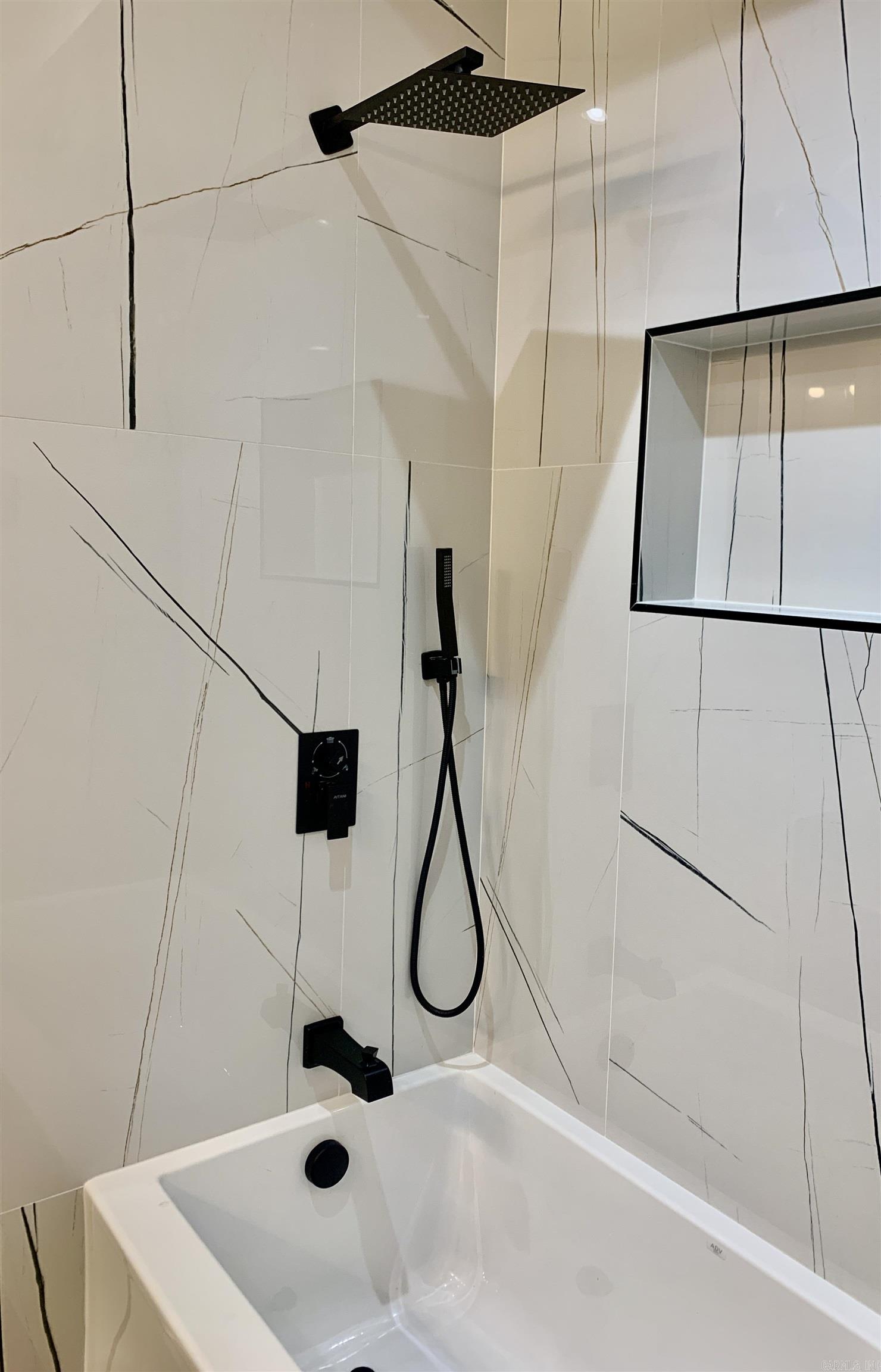 KINGWOOD PLACE - Residential