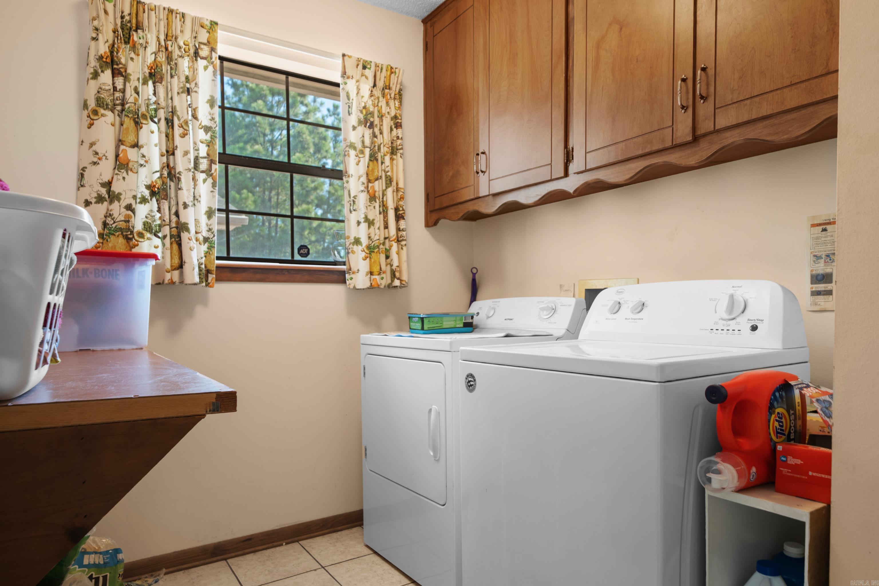 MOUNTAIN OAKS - Residential