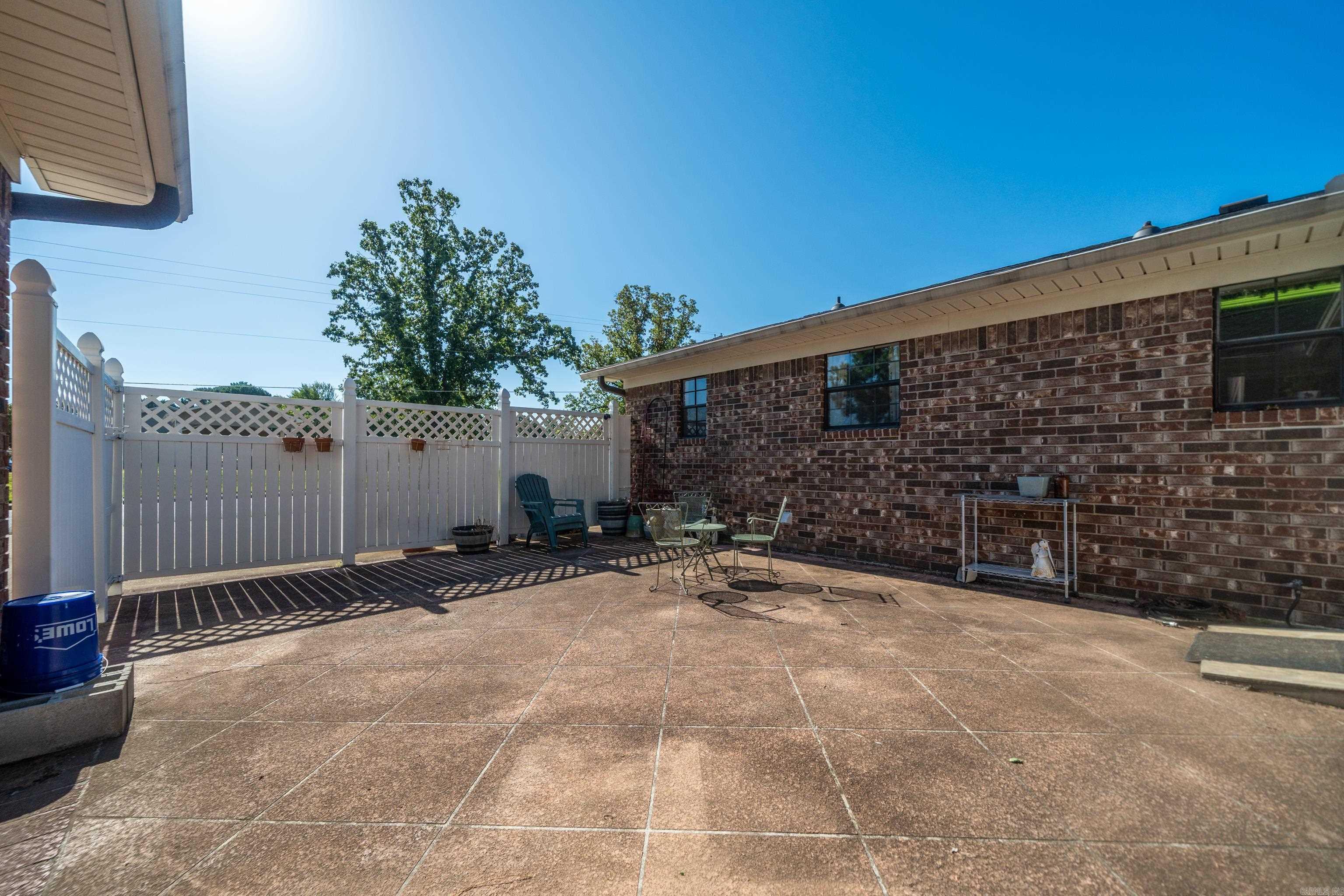 MOUNTAIN OAKS - Residential