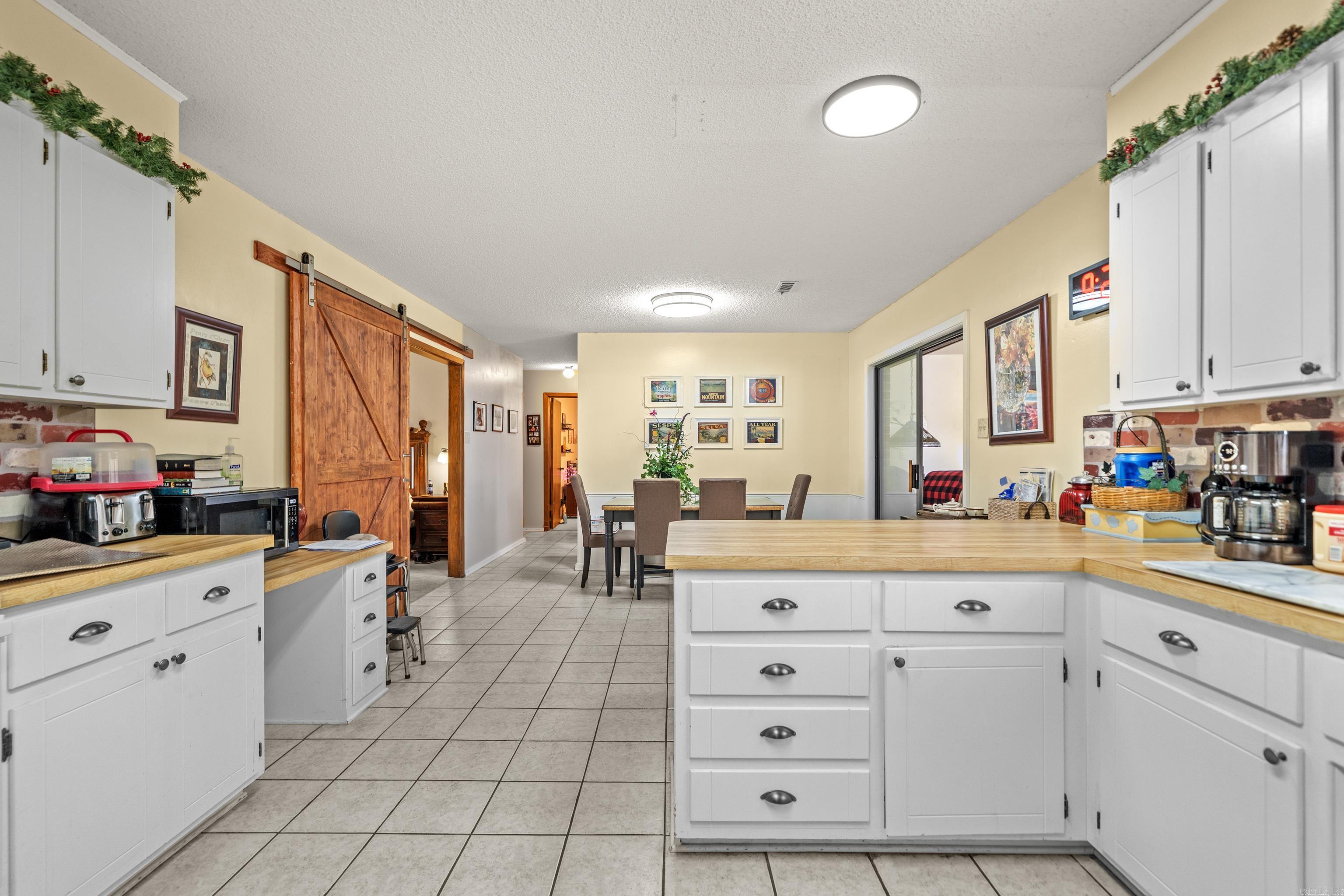 MOUNTAIN OAKS - Residential