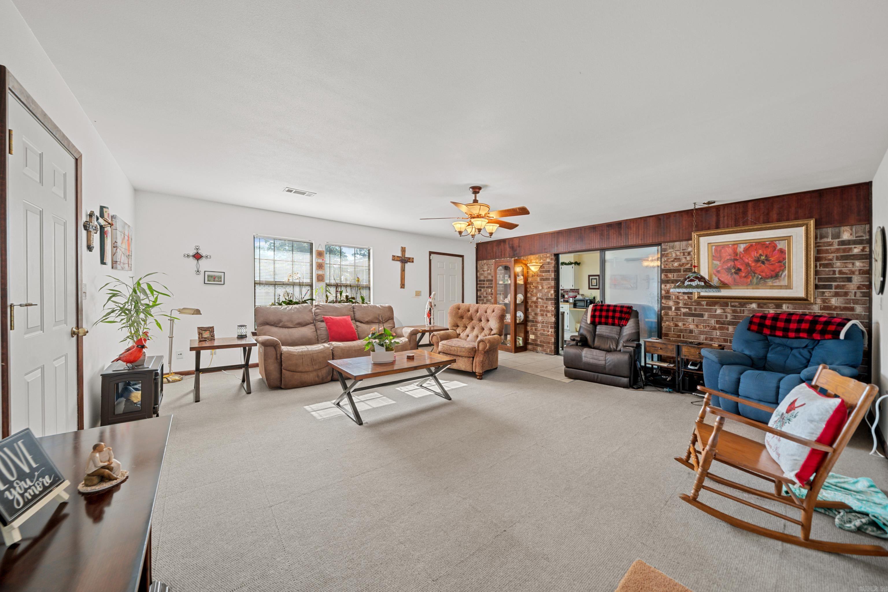 MOUNTAIN OAKS - Residential